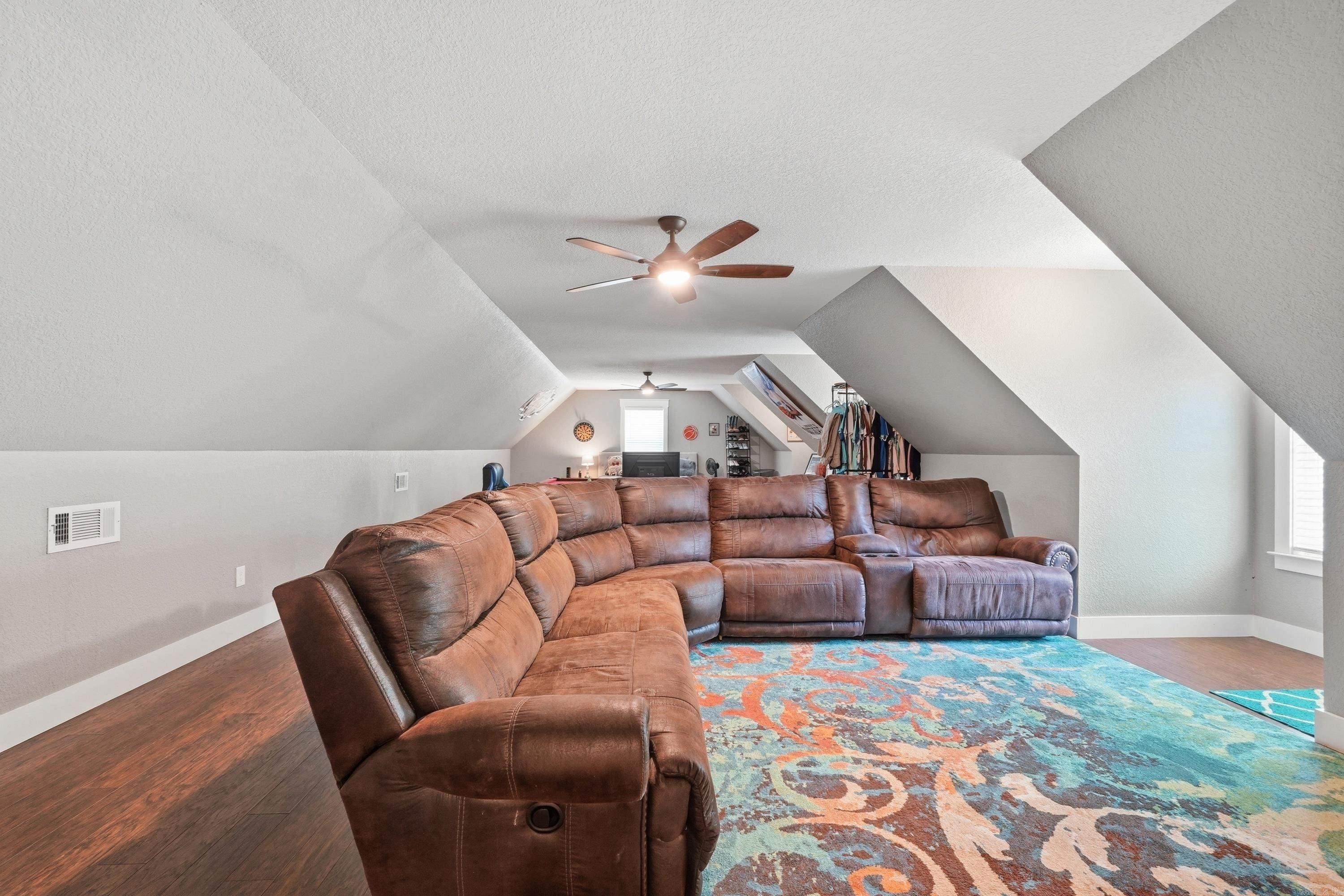 4 Evergreen  Greenbrier, AR