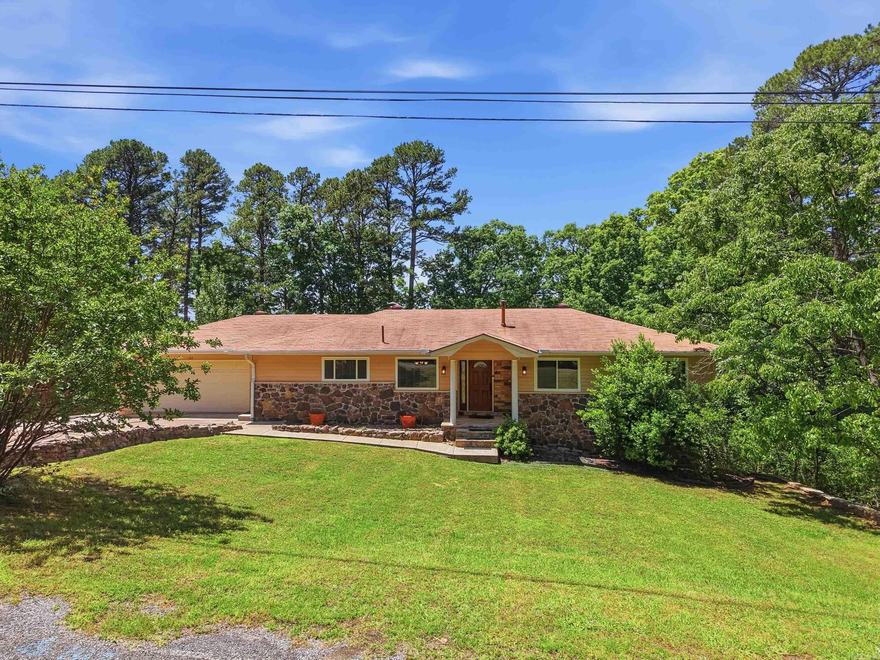 107  Hillside  Fairfield Bay, AR