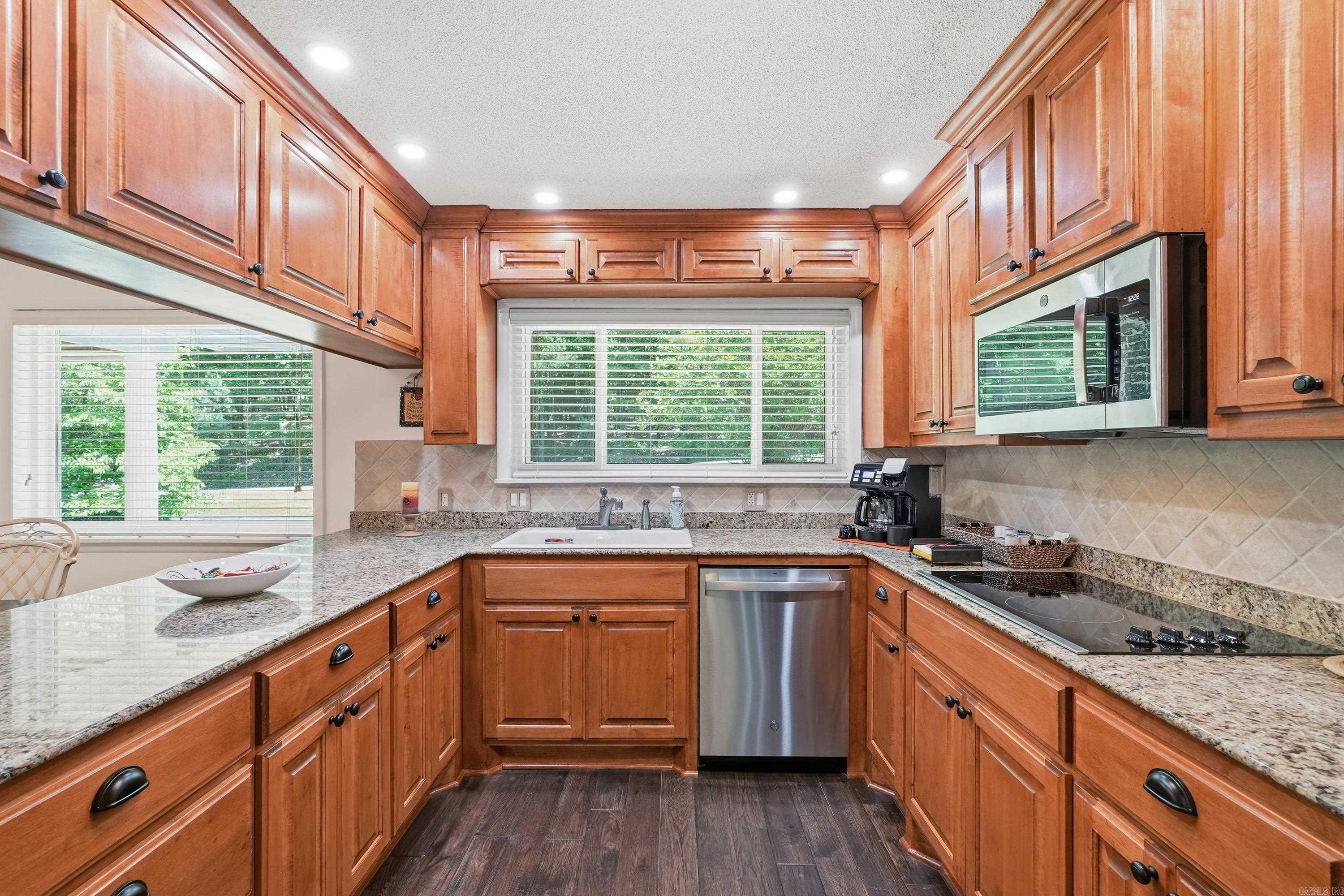 107 Hillside  Fairfield Bay, AR
