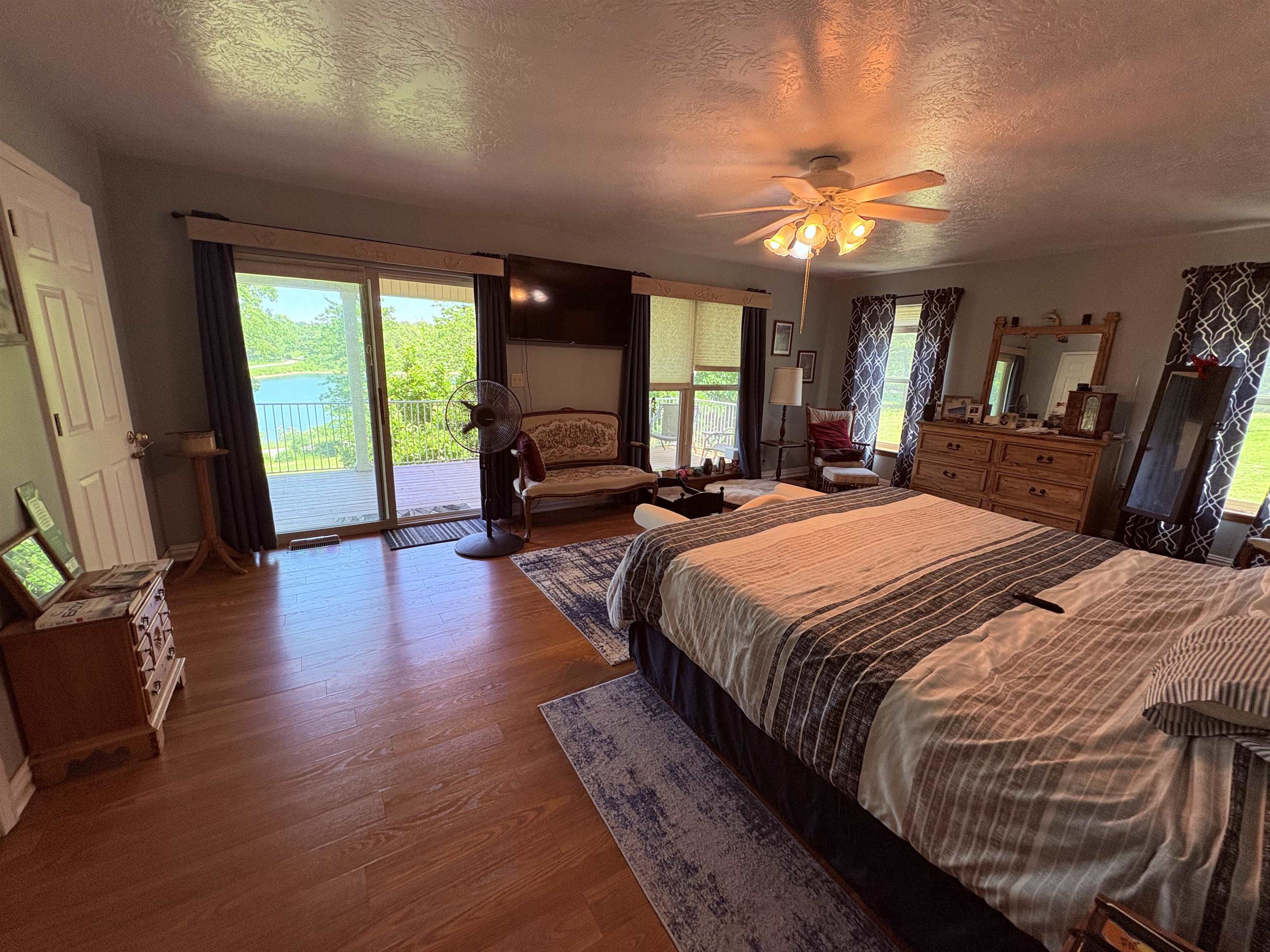 1350 Circle  Ash Flat, AR