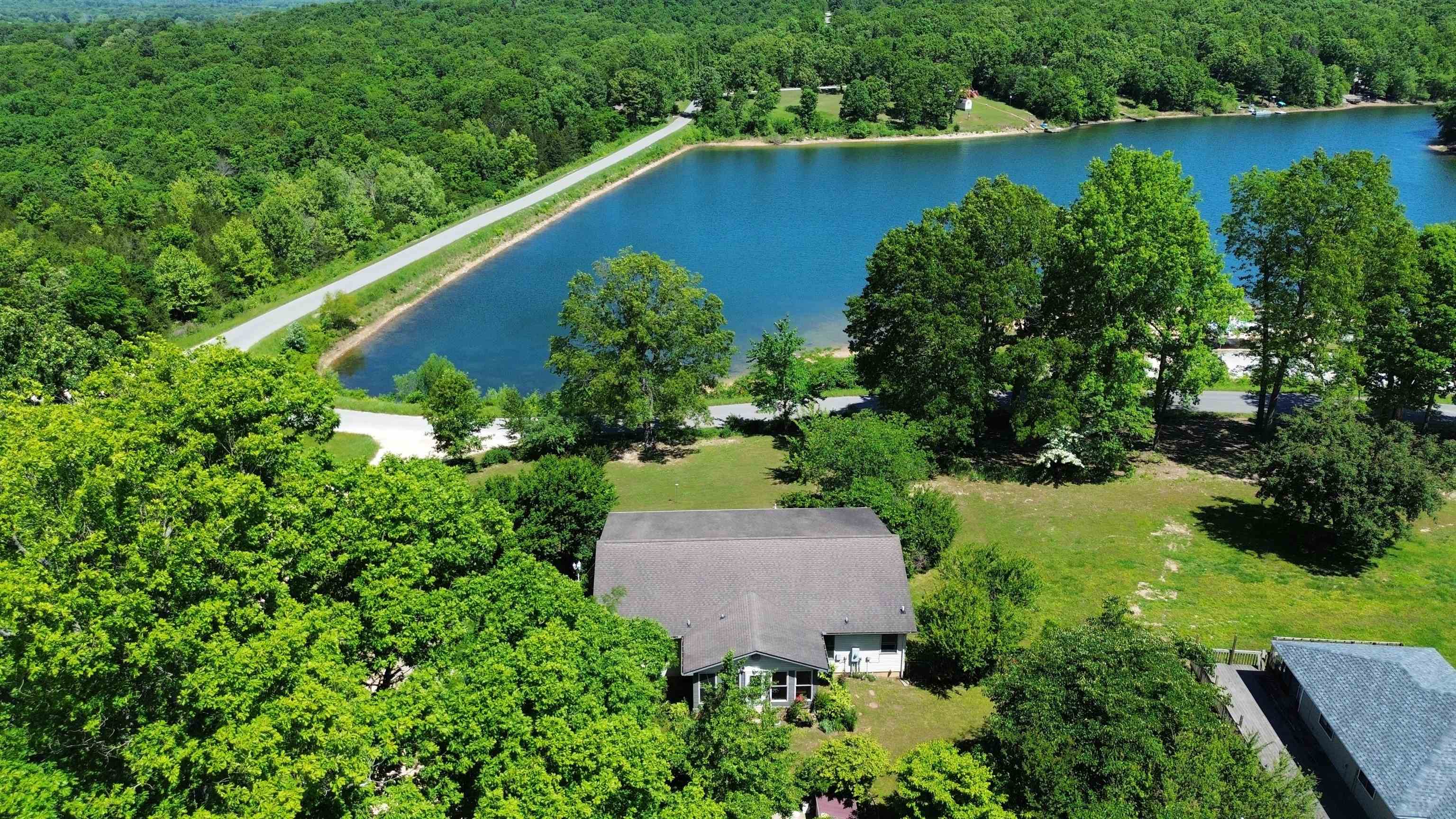 1350 Circle  Ash Flat, AR