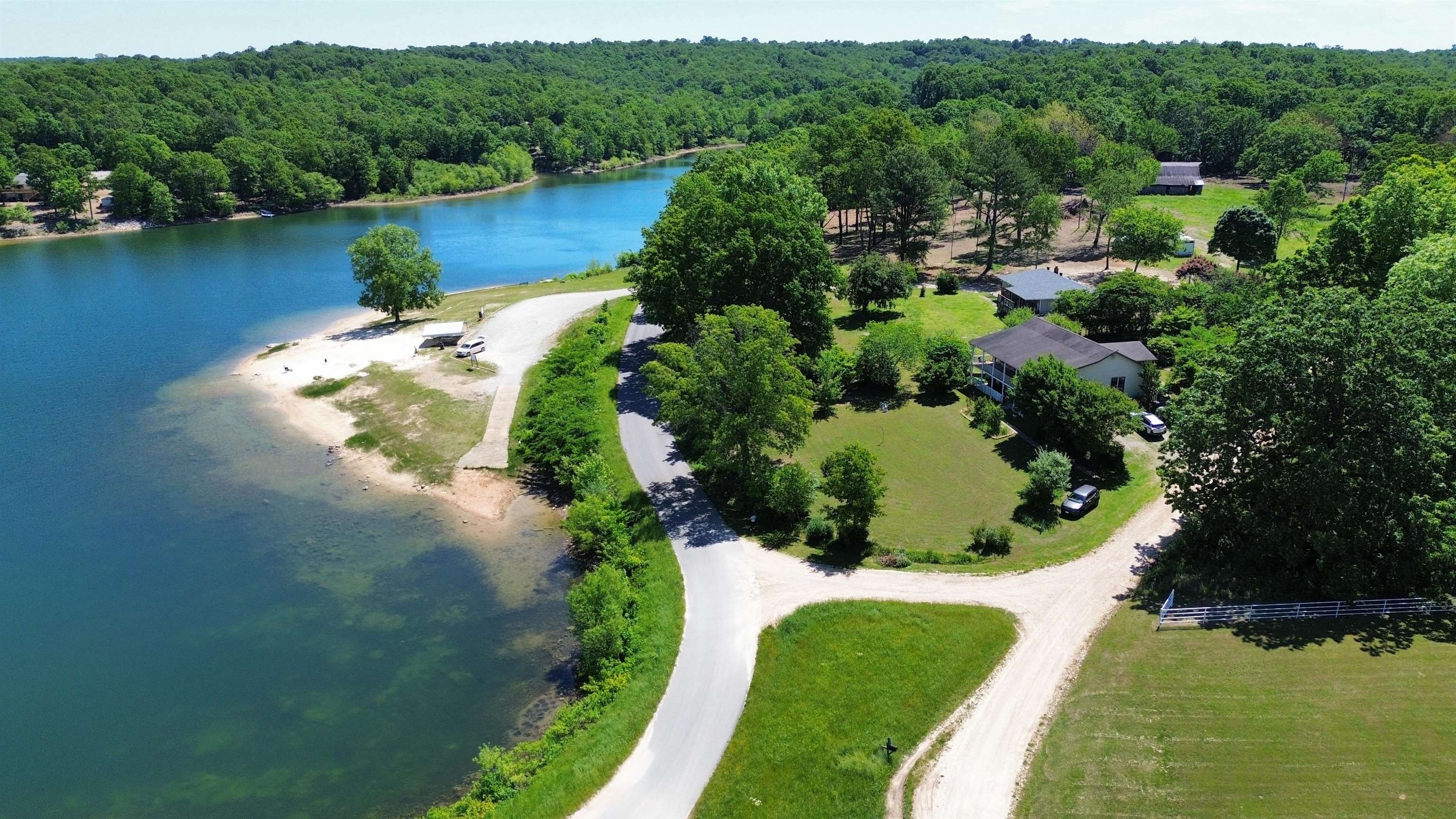 1350 Circle  Ash Flat, AR