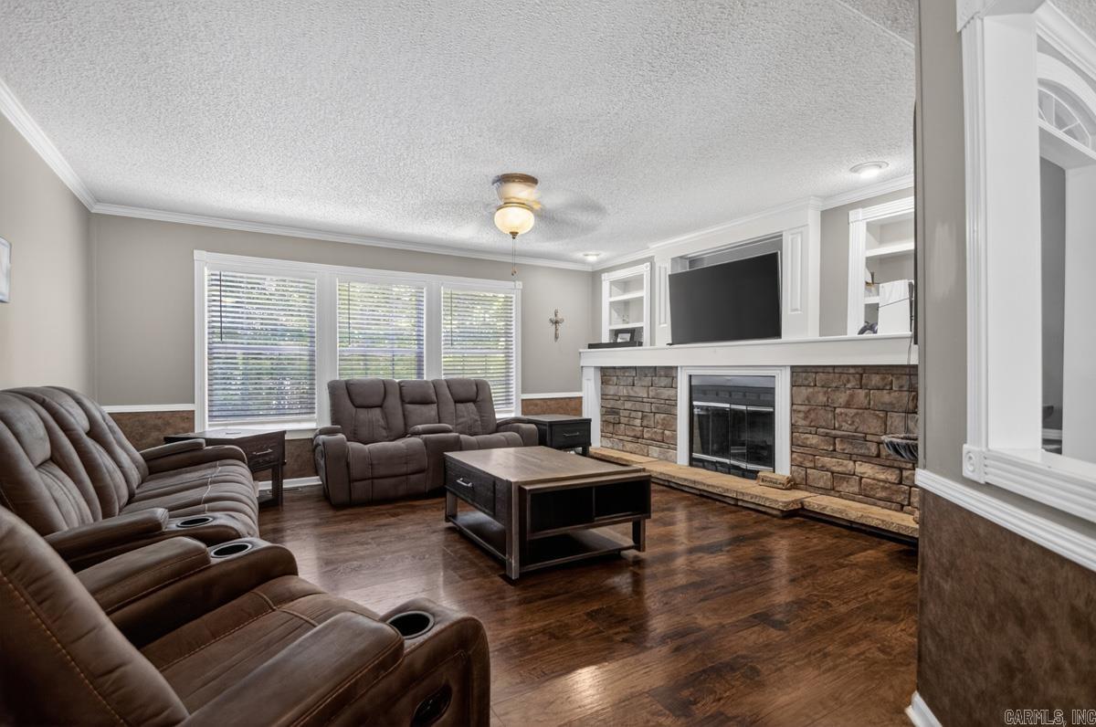 210 Alex Loop  Redfield, AR