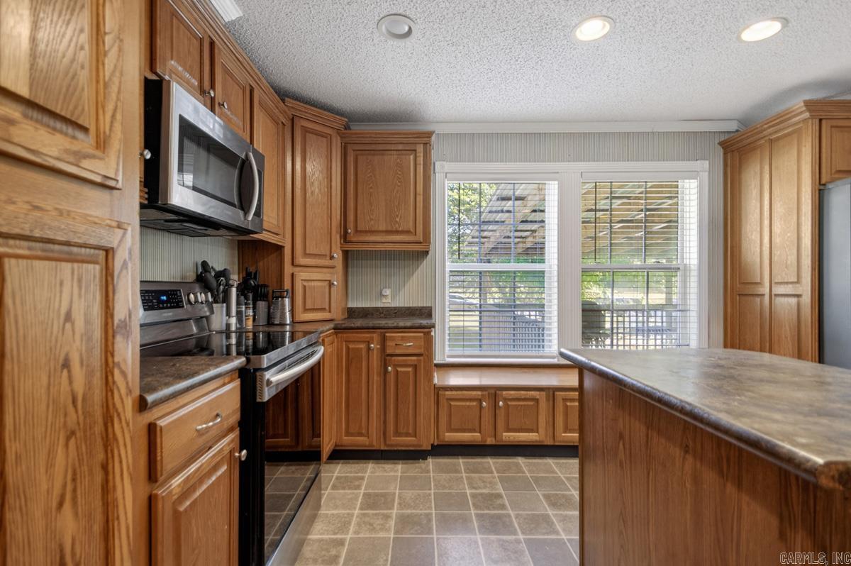 210 Alex Loop  Redfield, AR