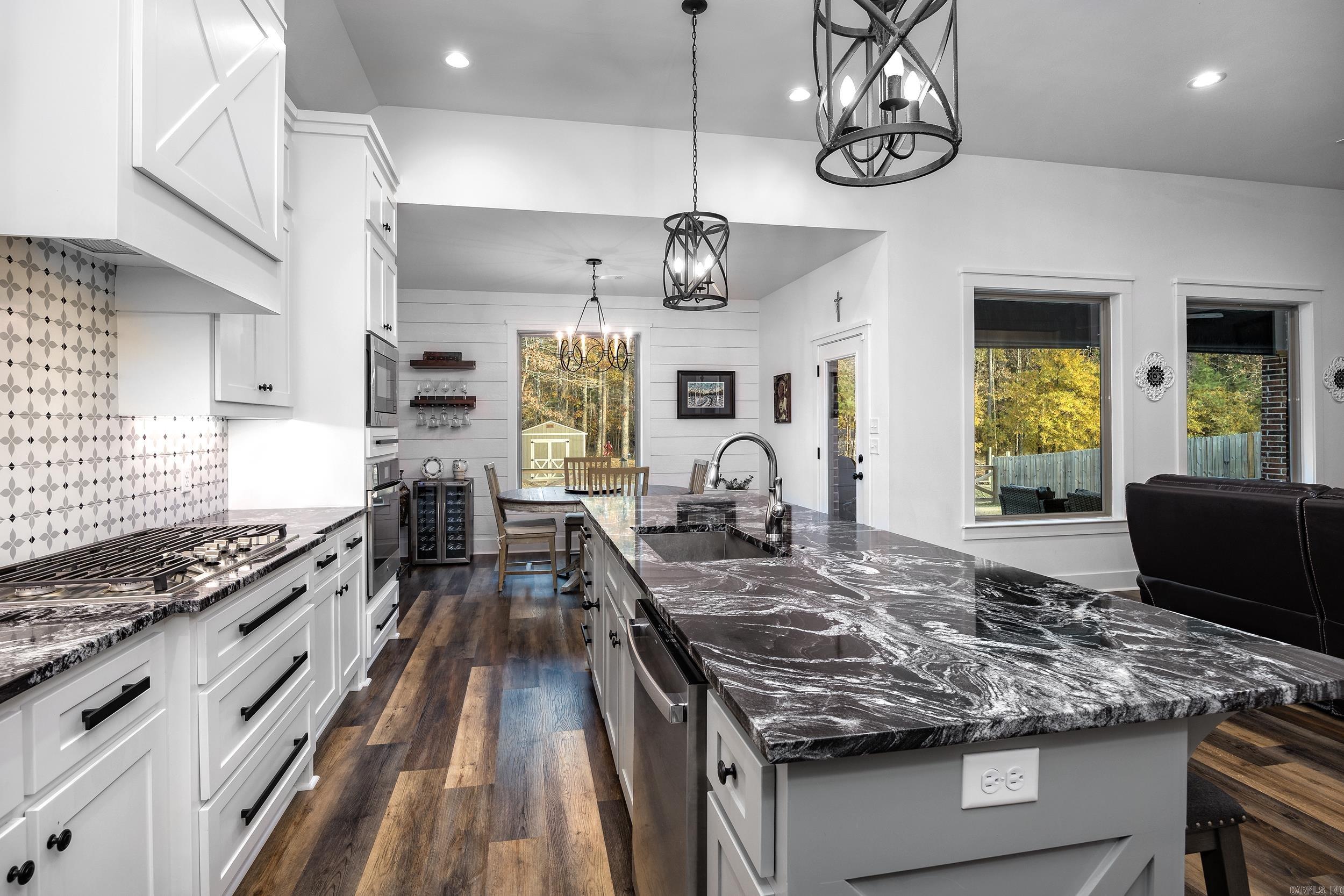 6126 Creekwater  Alexander, AR