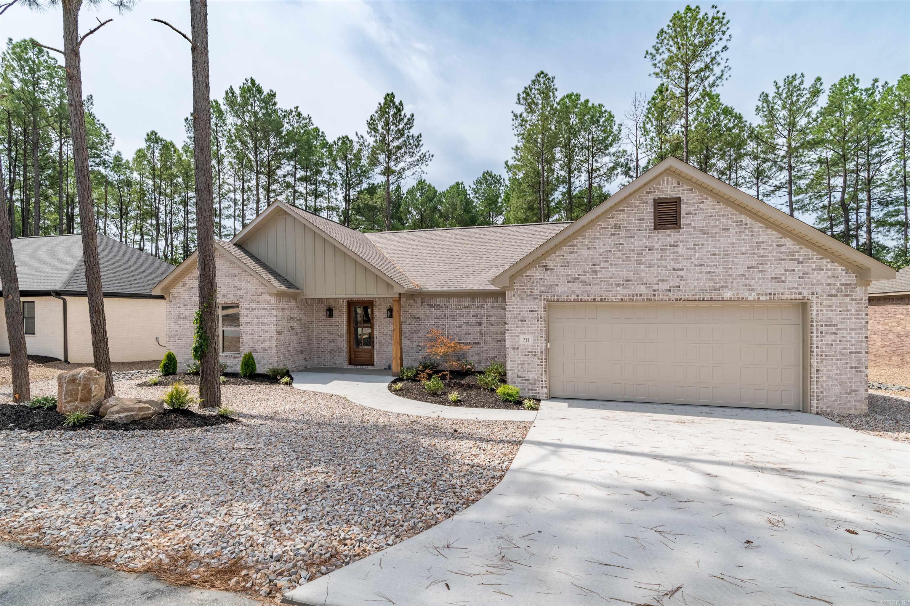 311  Maderas  Hot Springs Village, AR