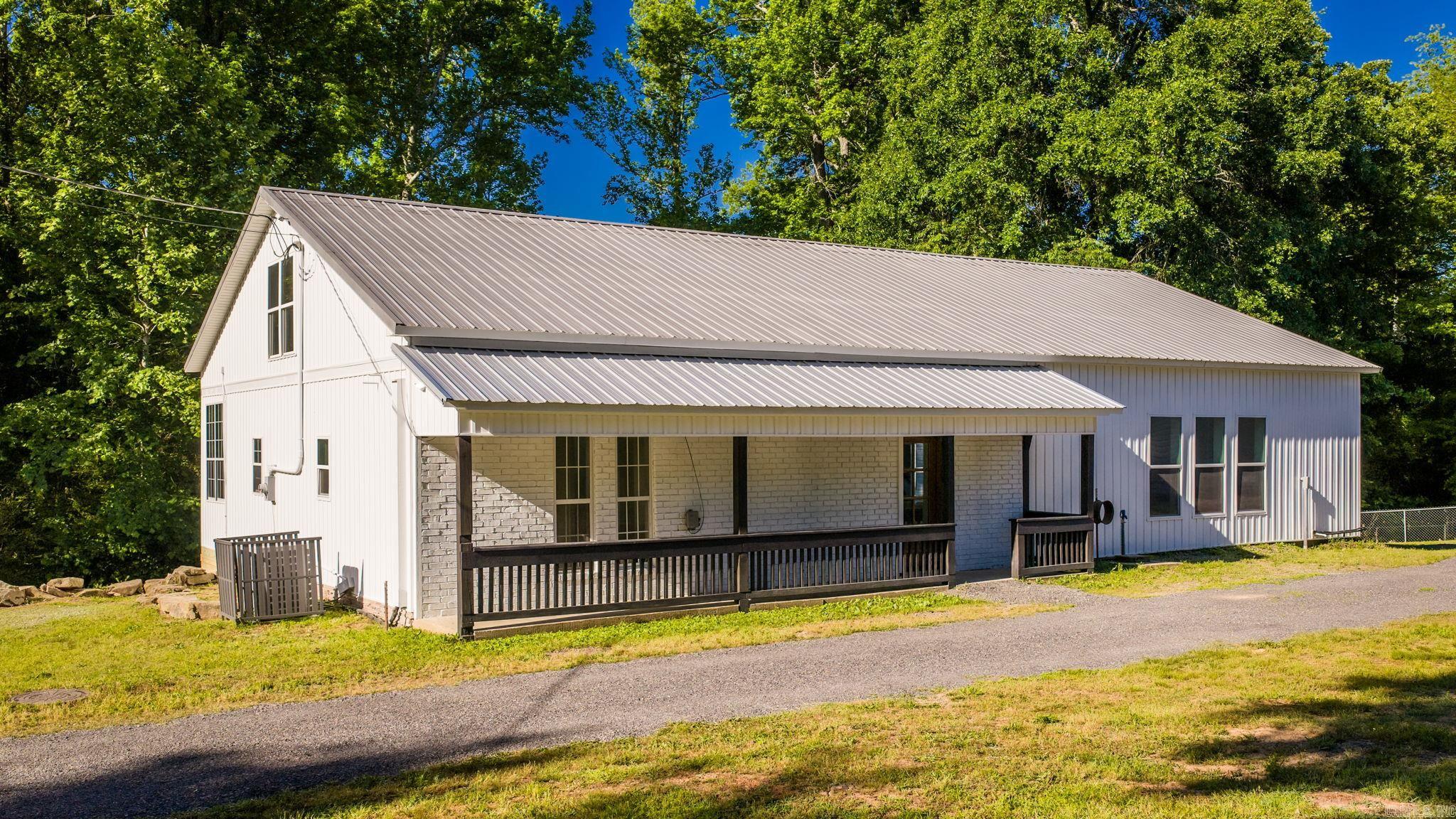 210 Kemp  Clinton, AR