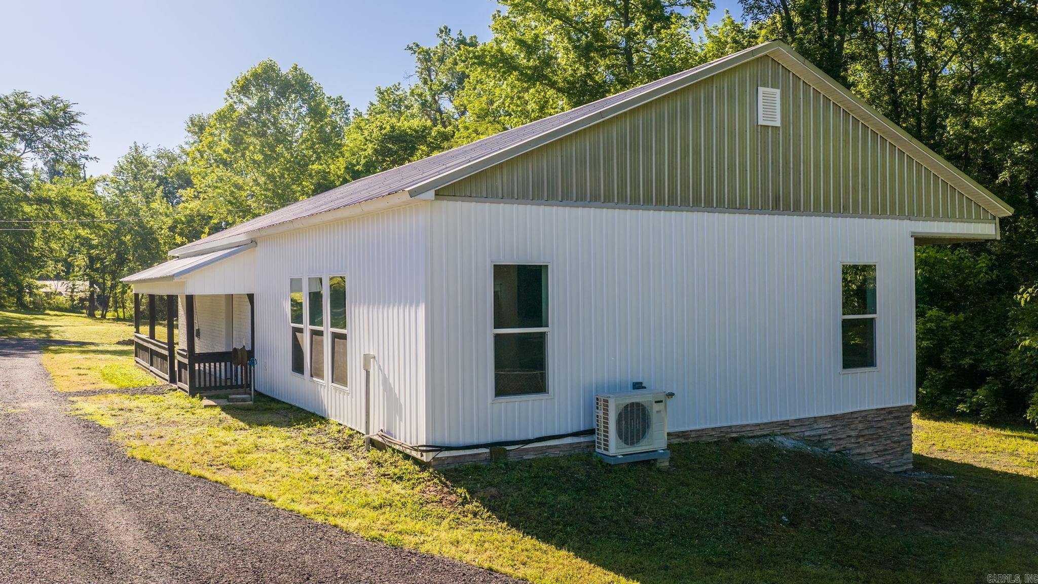 210 Kemp  Clinton, AR