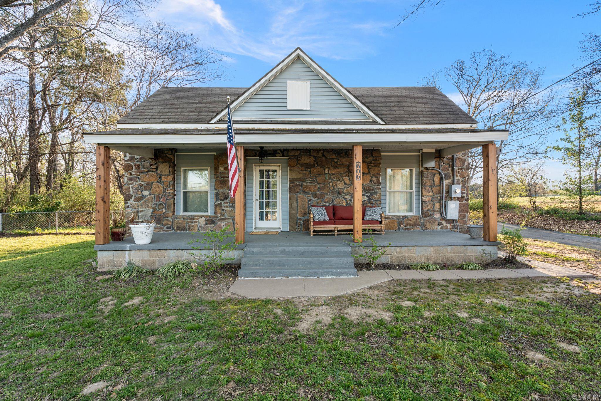 606 N Roseville St  Altus, AR