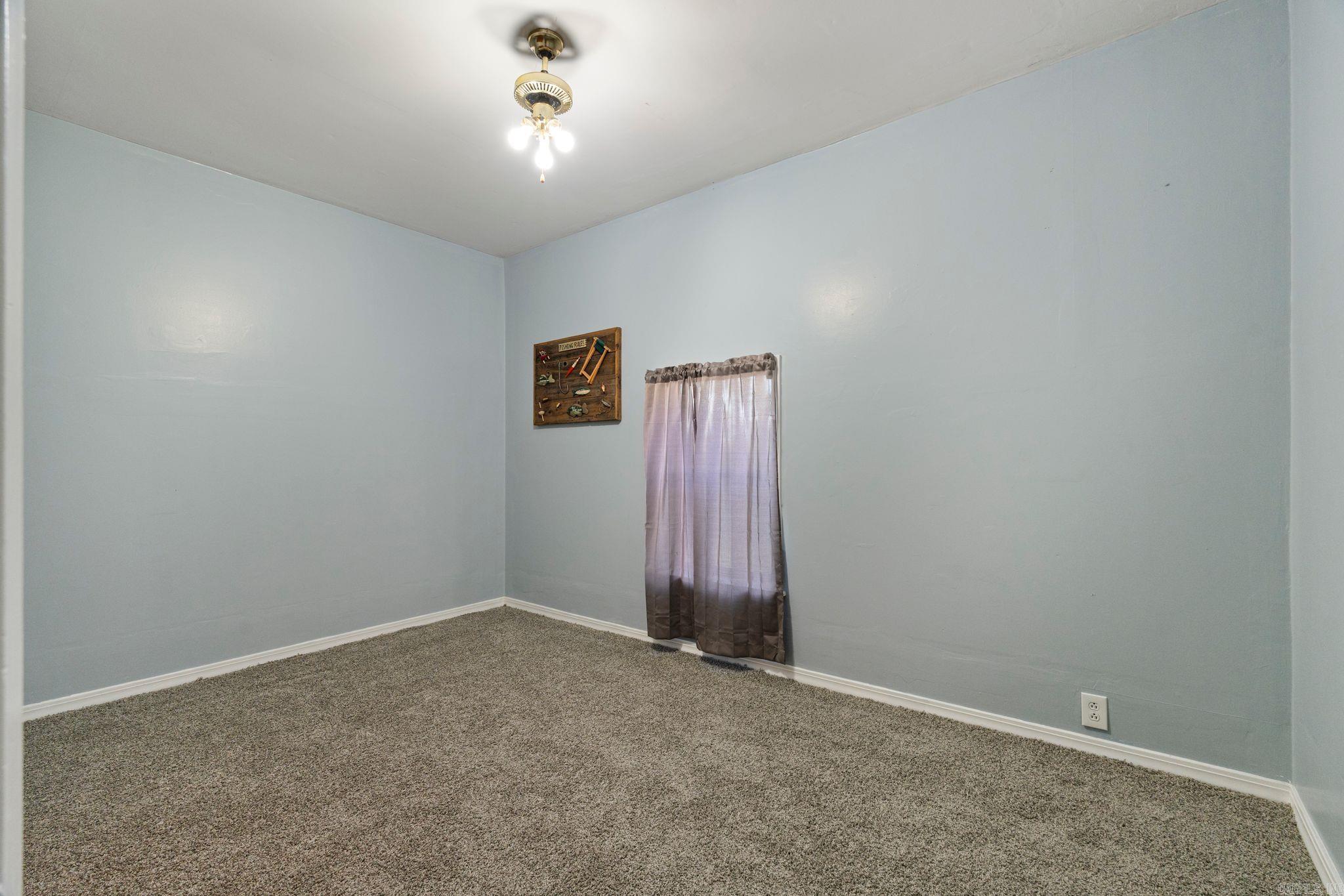 606 N Roseville St  Altus, AR