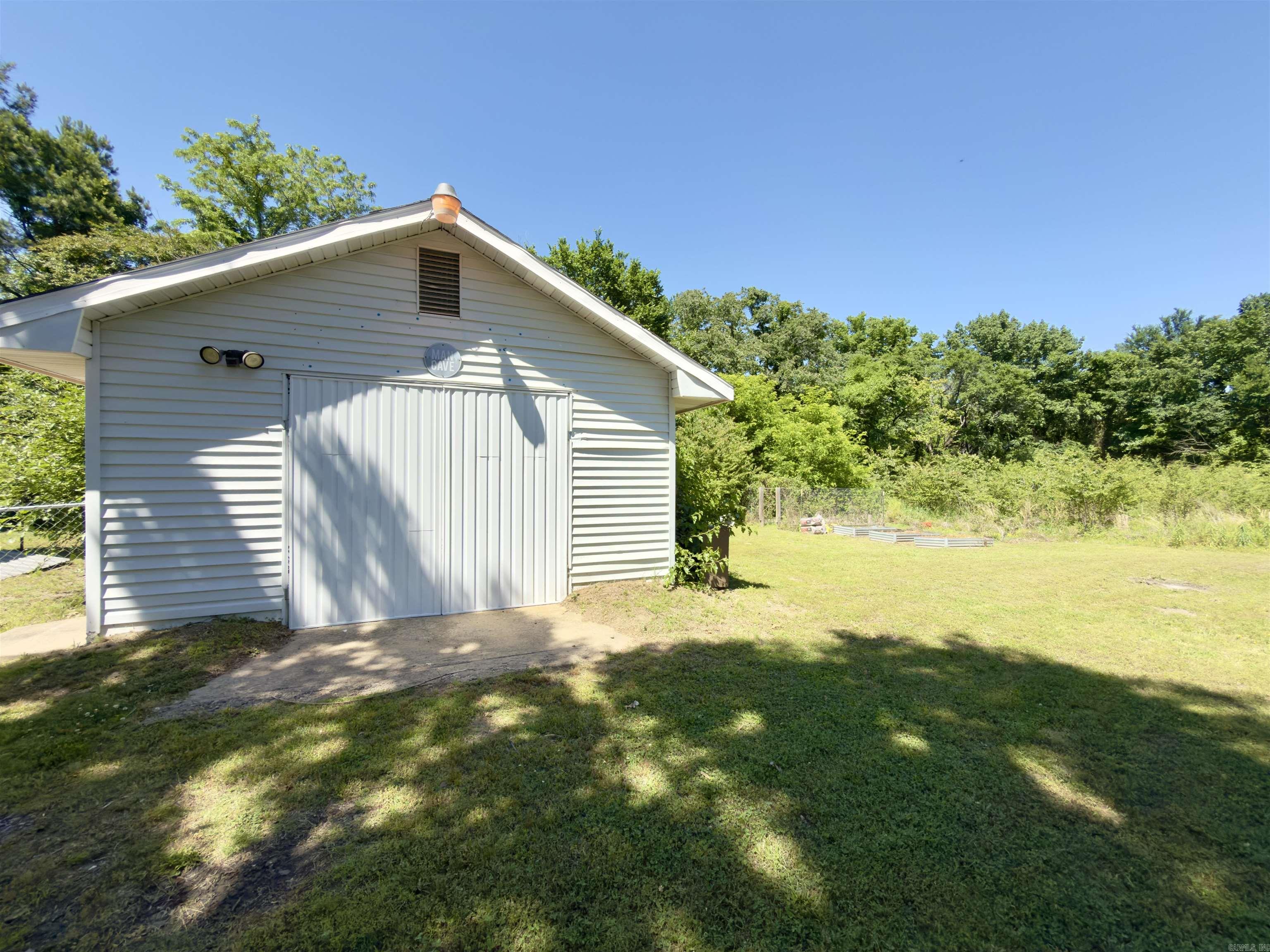 606 N Roseville St  Altus, AR
