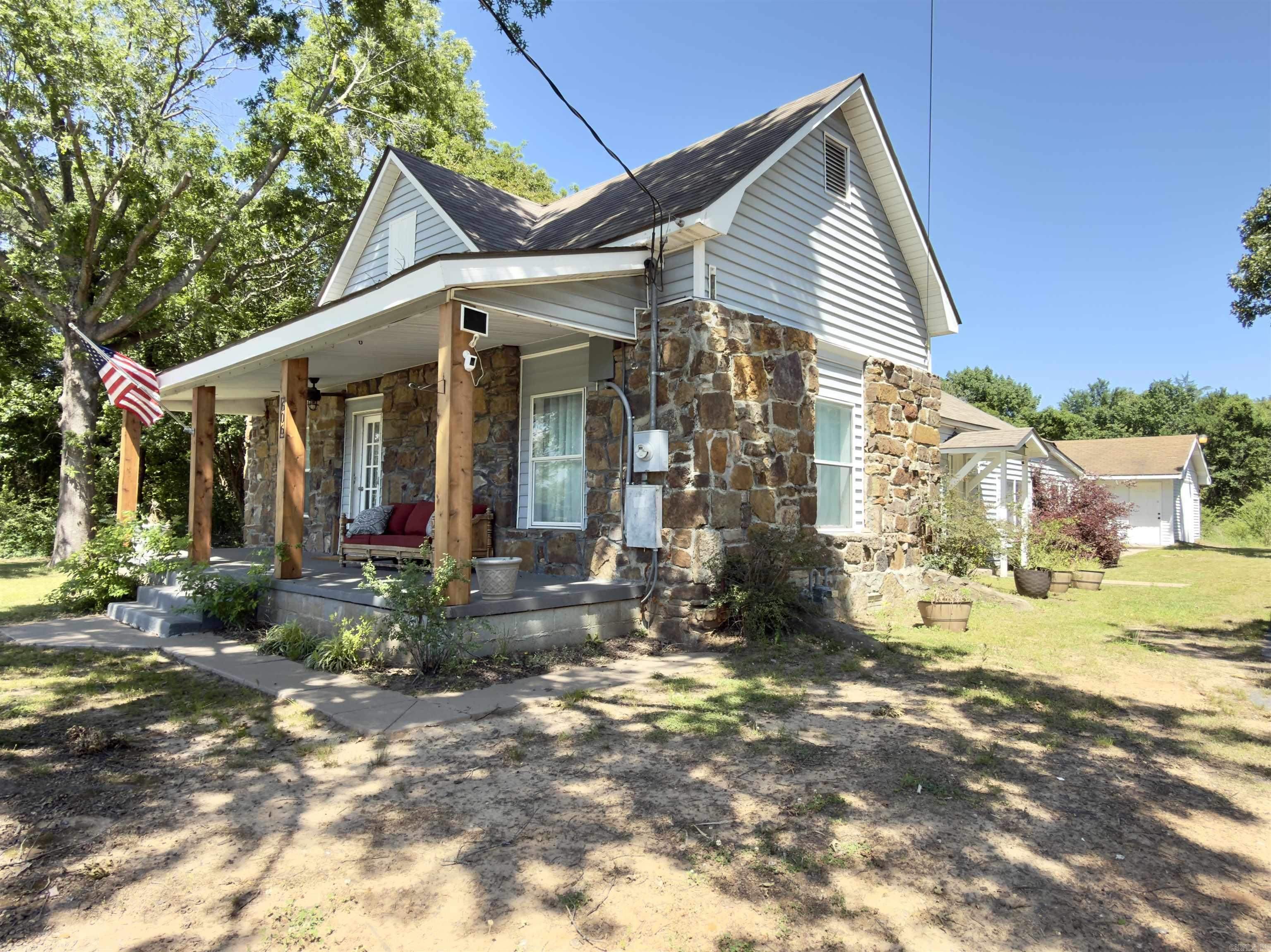 606 N Roseville St  Altus, AR