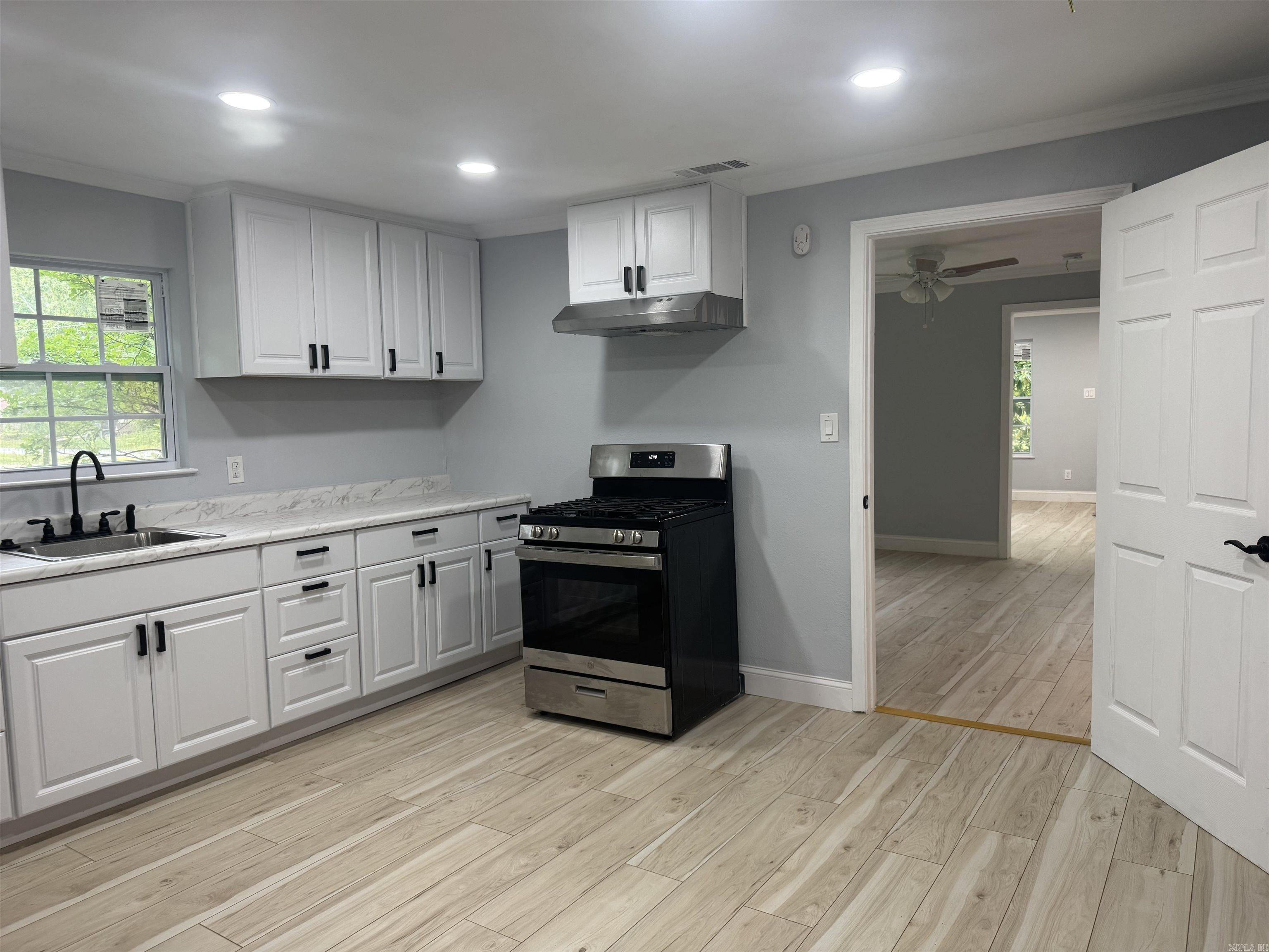 2211 W Saracen  Pine Bluff, AR