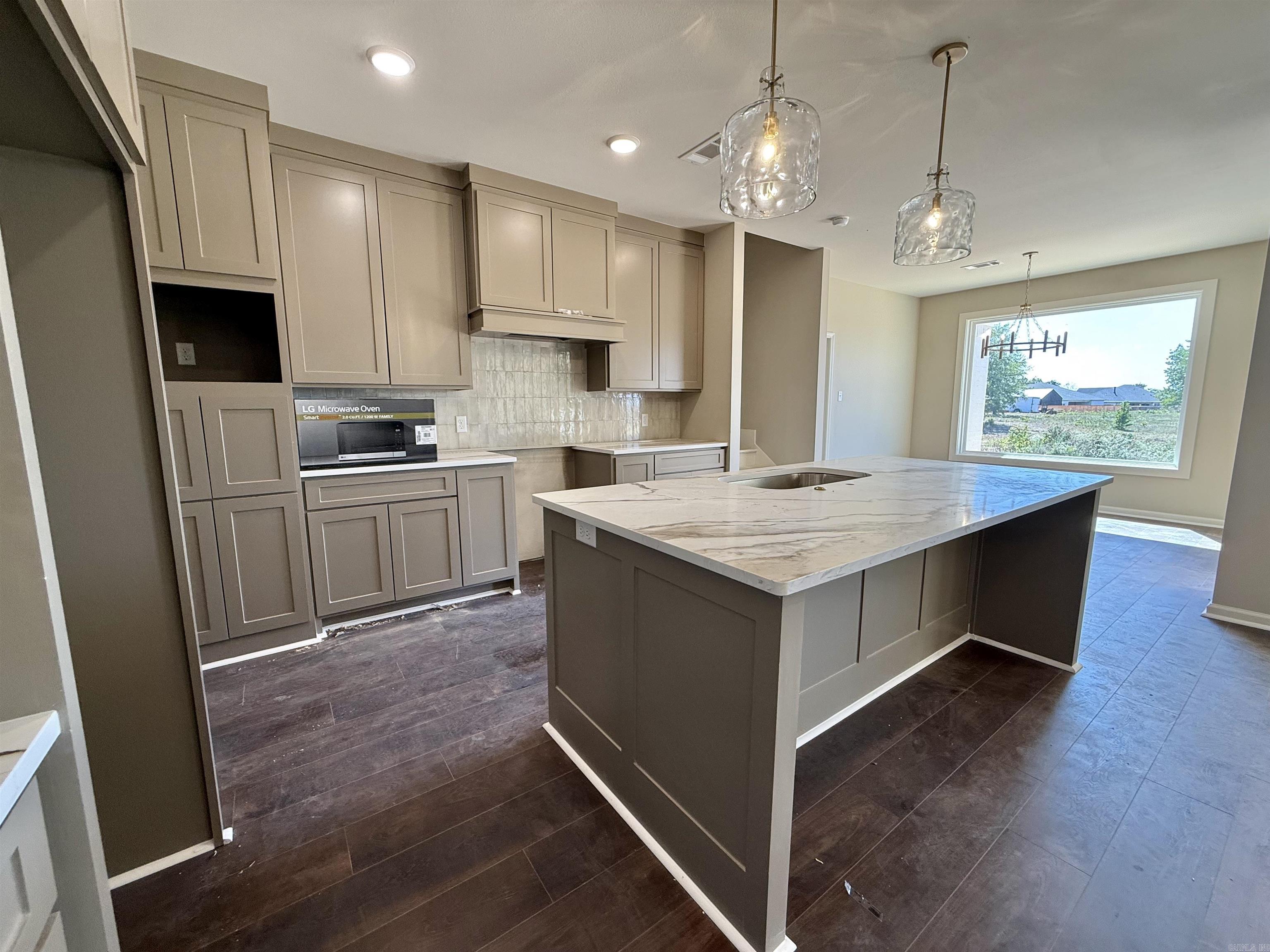 4015 Creek Top  Bauxite, AR