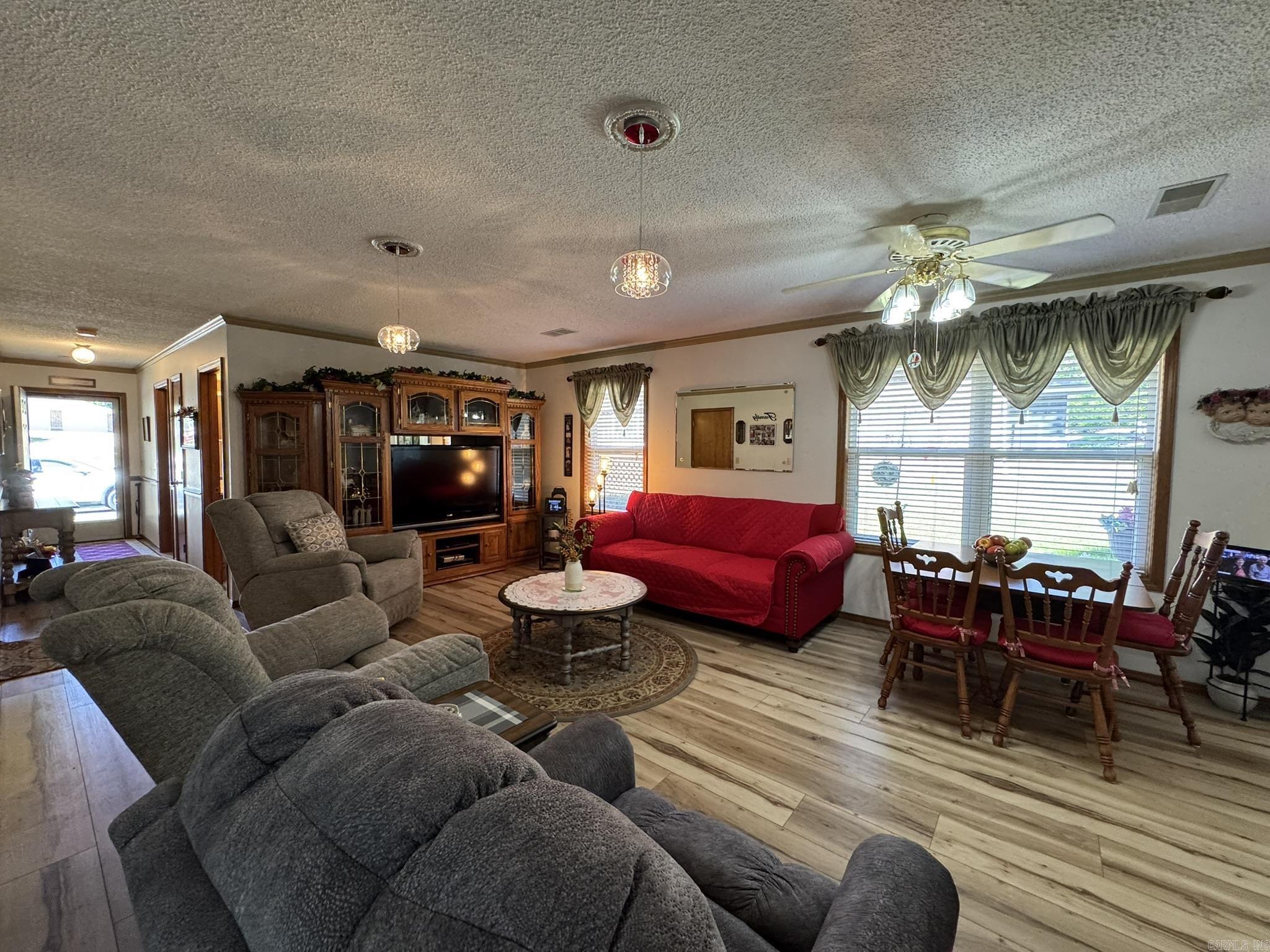 1586 Meadowhill  Mountain Home, AR