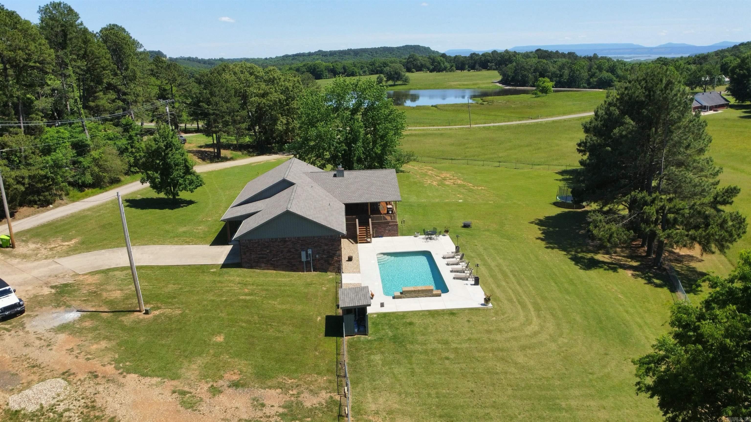 111 Alma  Clarksville, AR