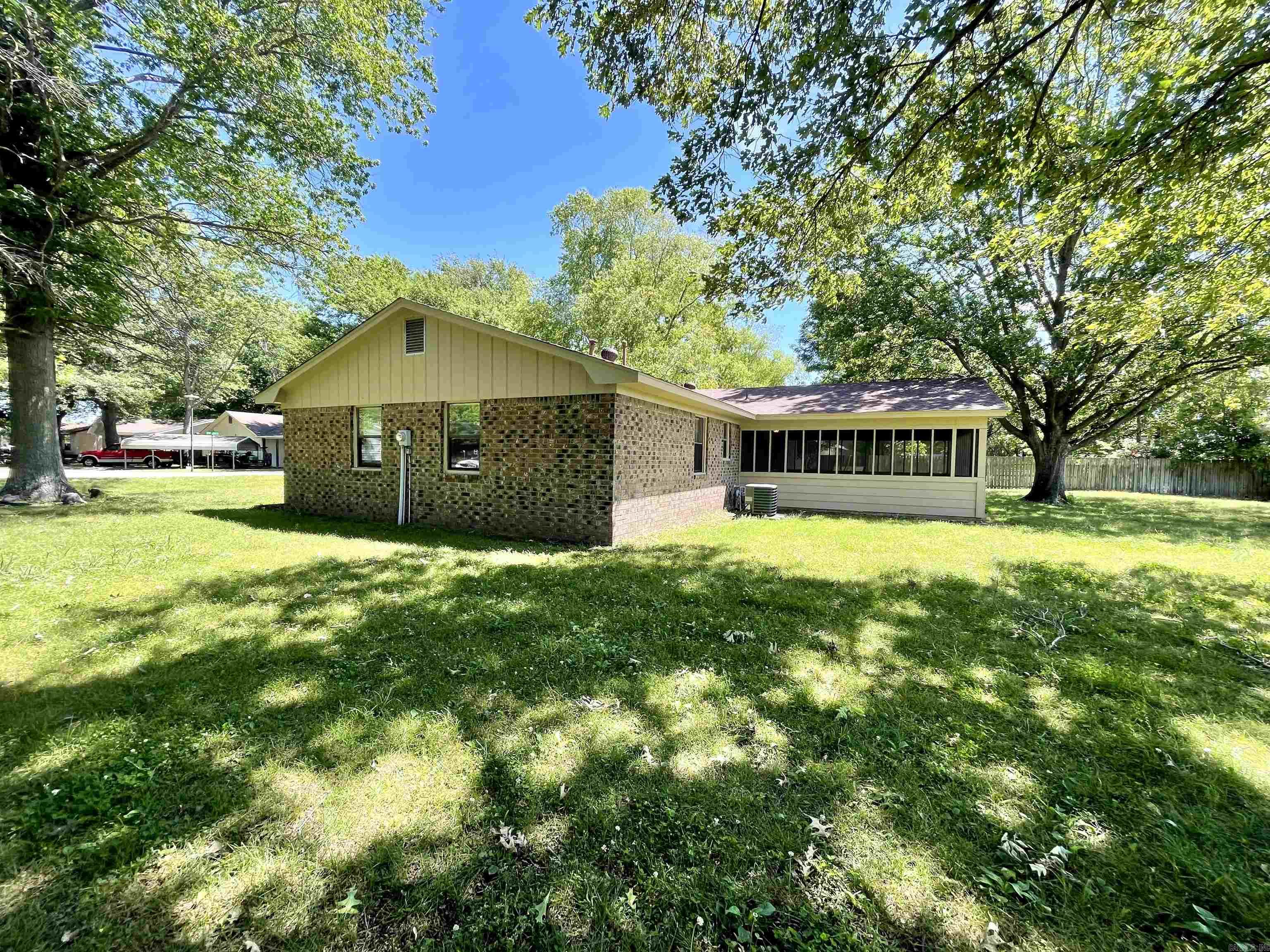 119 Burton 119 S Burton Lepanto, AR