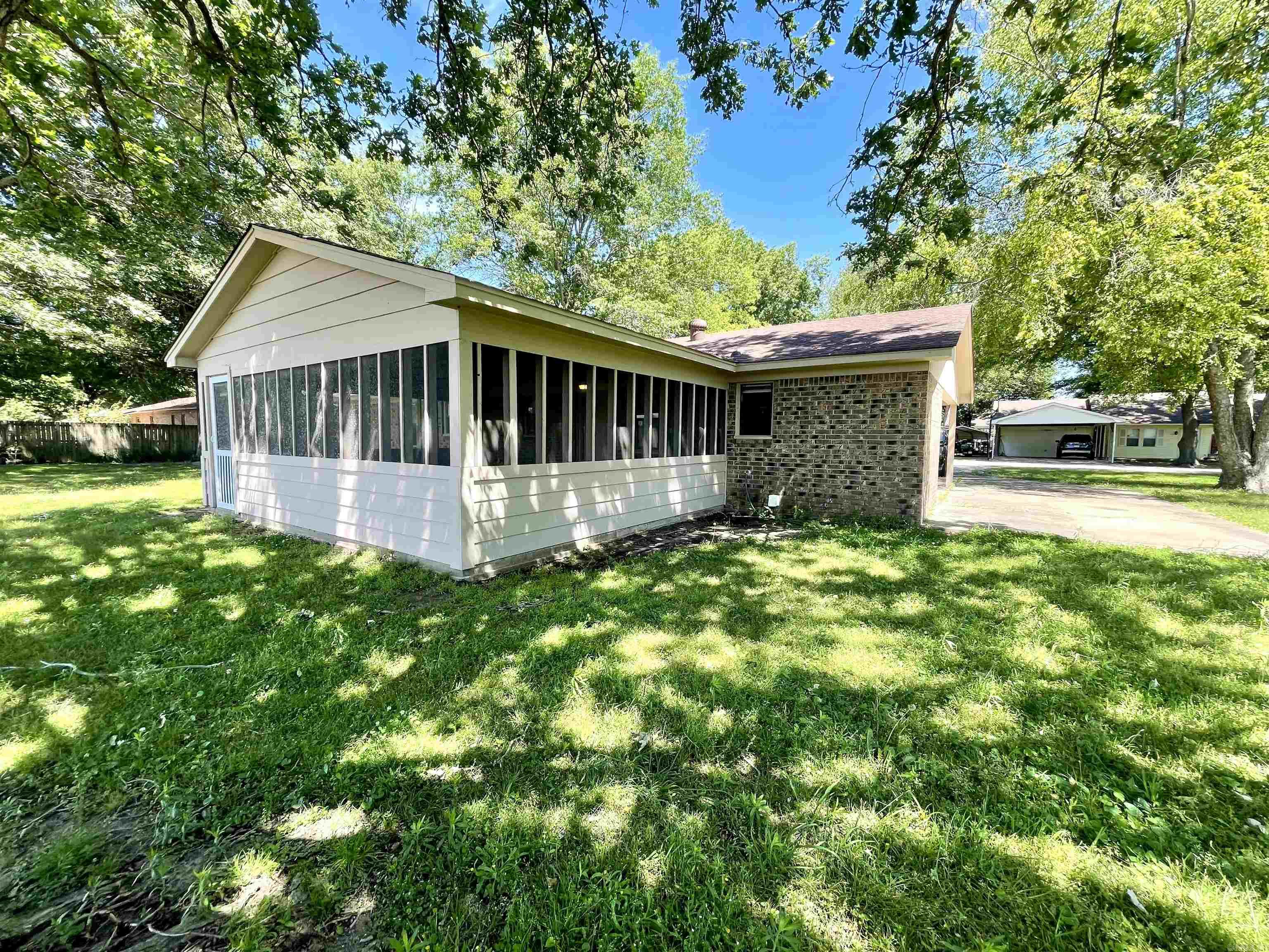 119 Burton 119 S Burton Lepanto, AR