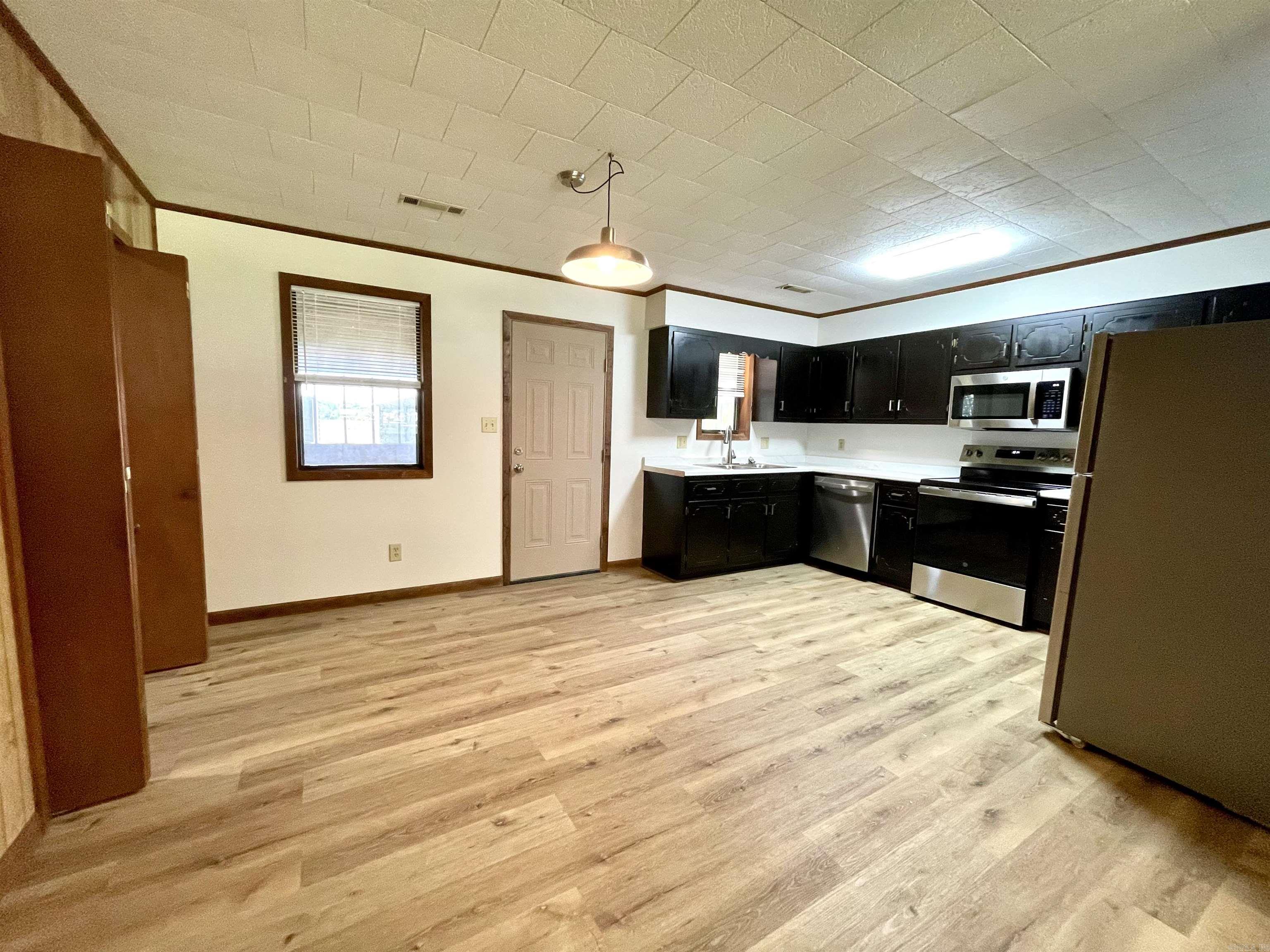 119 Burton 119 S Burton Lepanto, AR