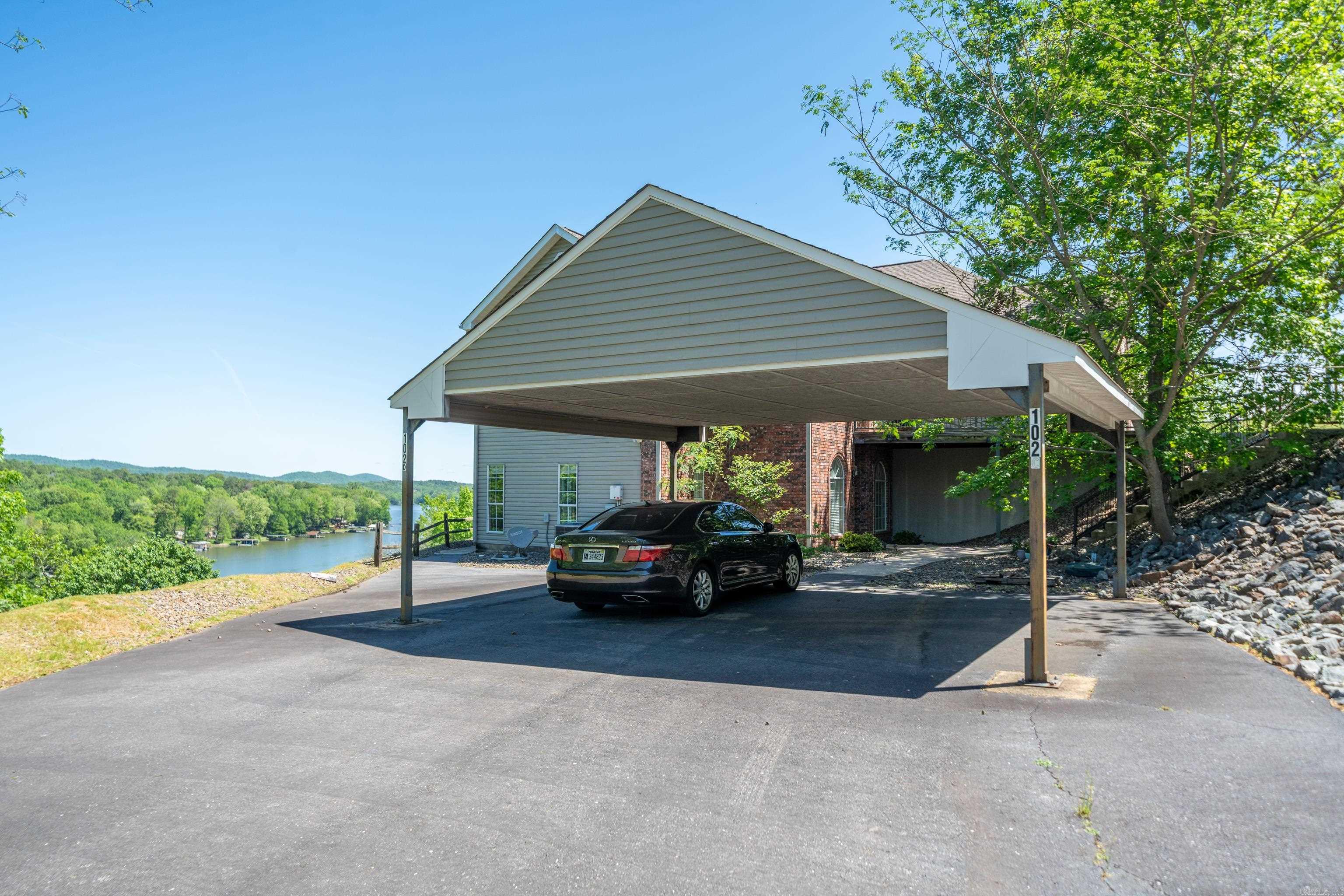 102 Waterfront  Hot Springs, AR