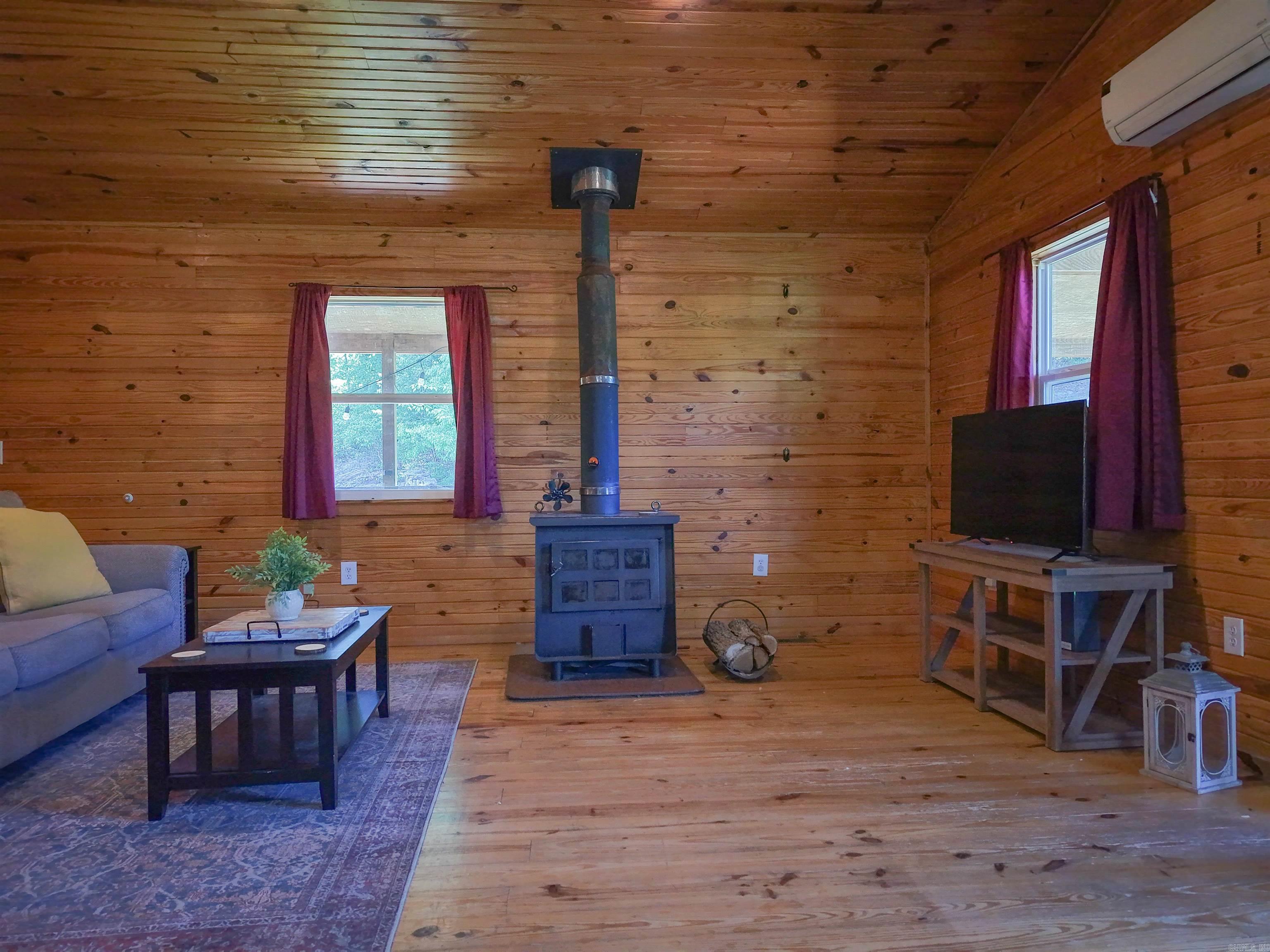 500 Pine Grove Ln  Marshall, AR