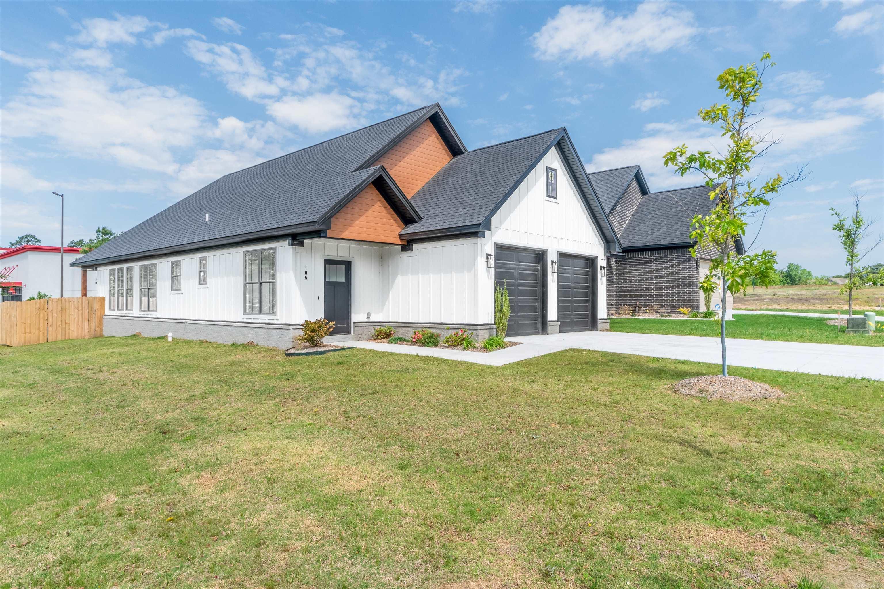 105 Easy Street  Maumelle, AR