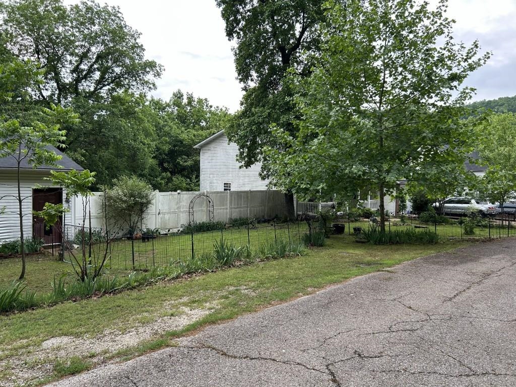 1795 Hillcrest  Mountain View, AR