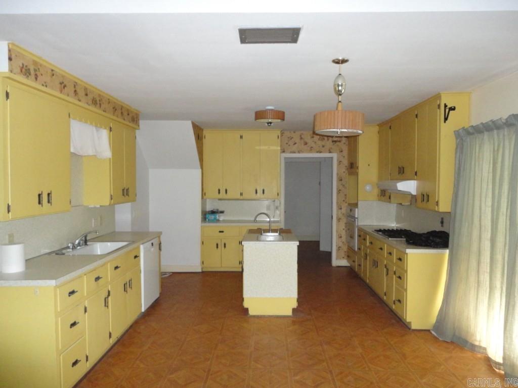 205 W 7th  Sheridan, AR