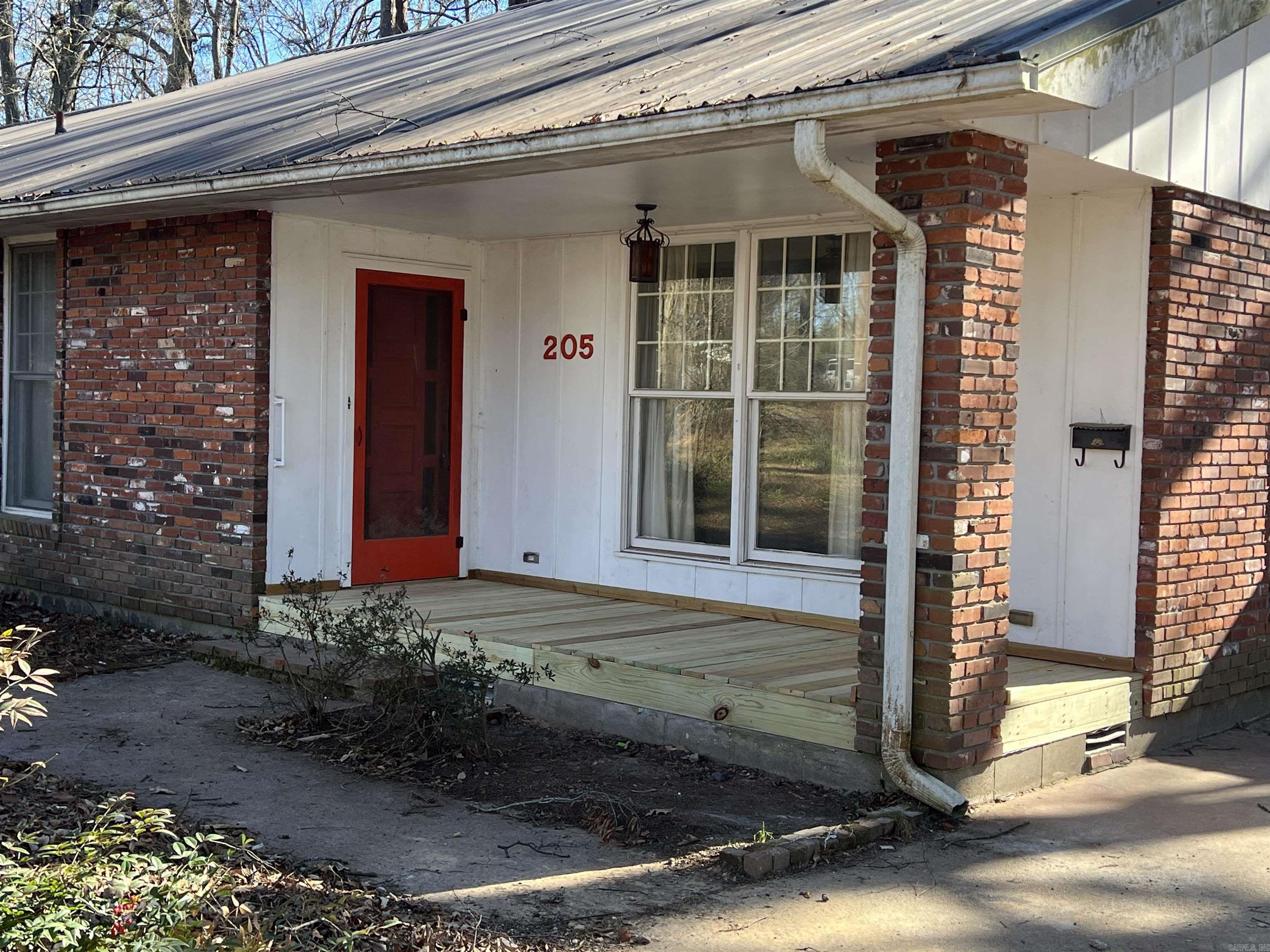 205 W 7th  Sheridan, AR