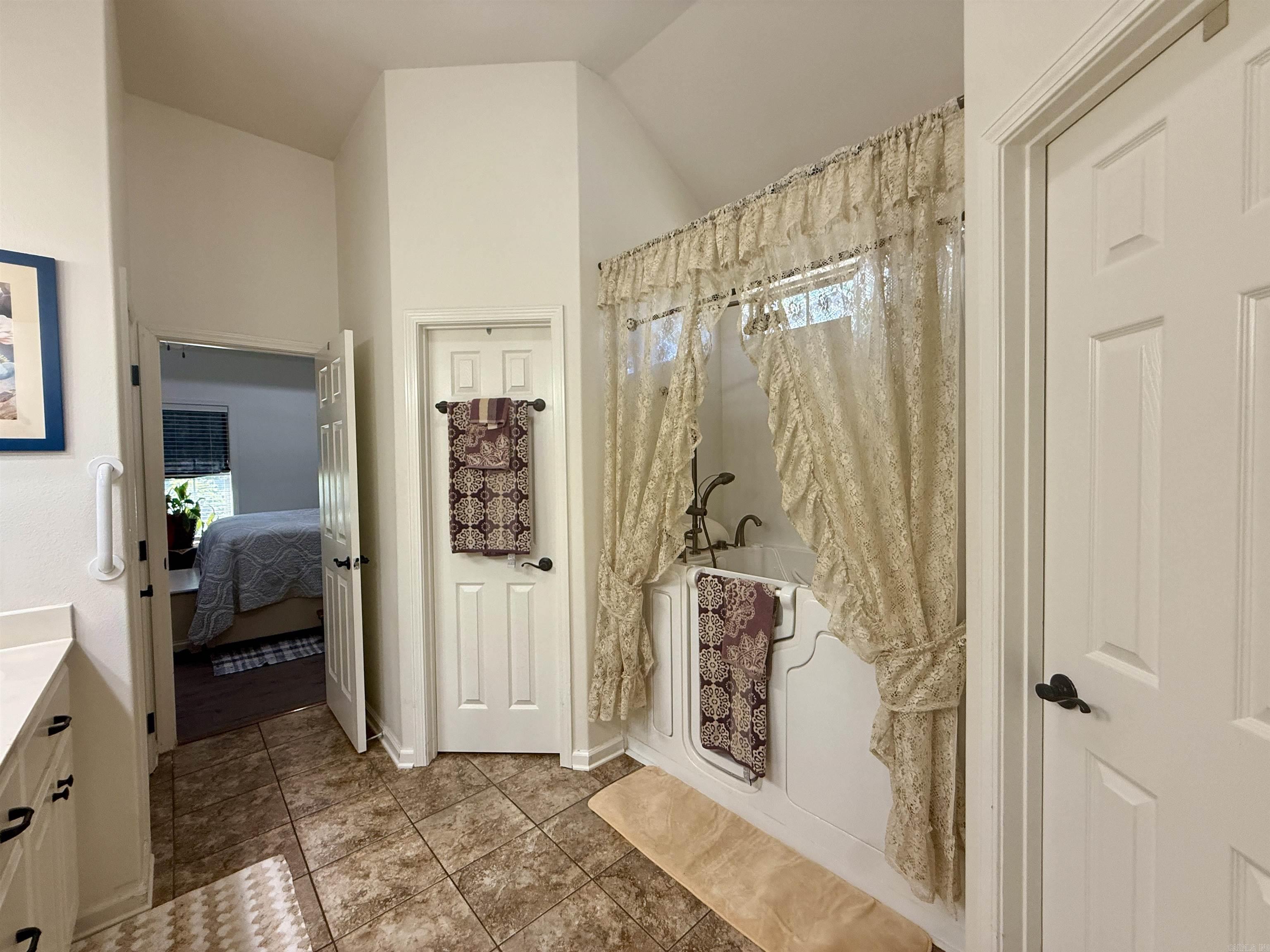 10611 Rockbrook Dr  Sherwood, AR