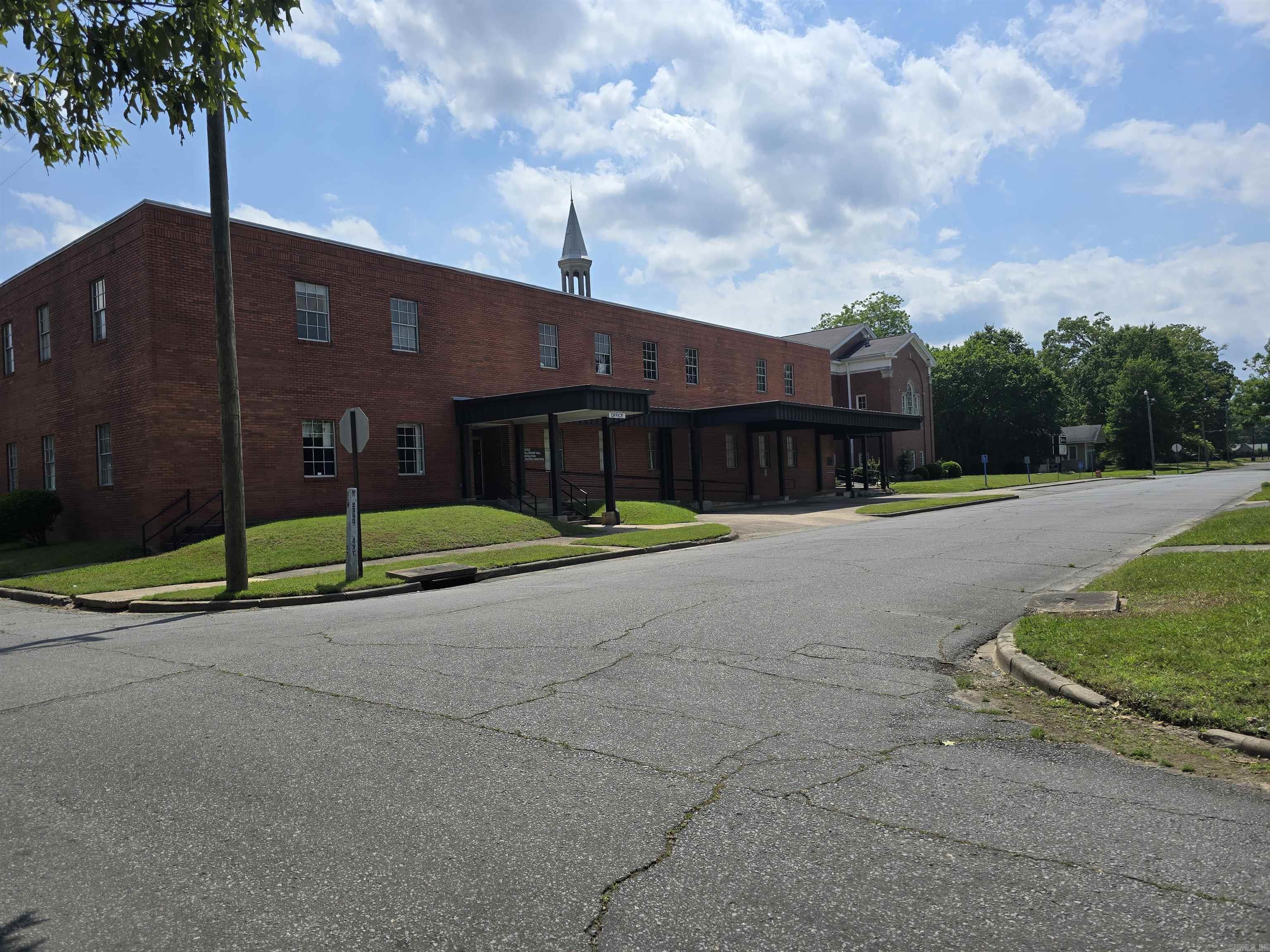 2309 S Poplar  Pine Bluff, AR