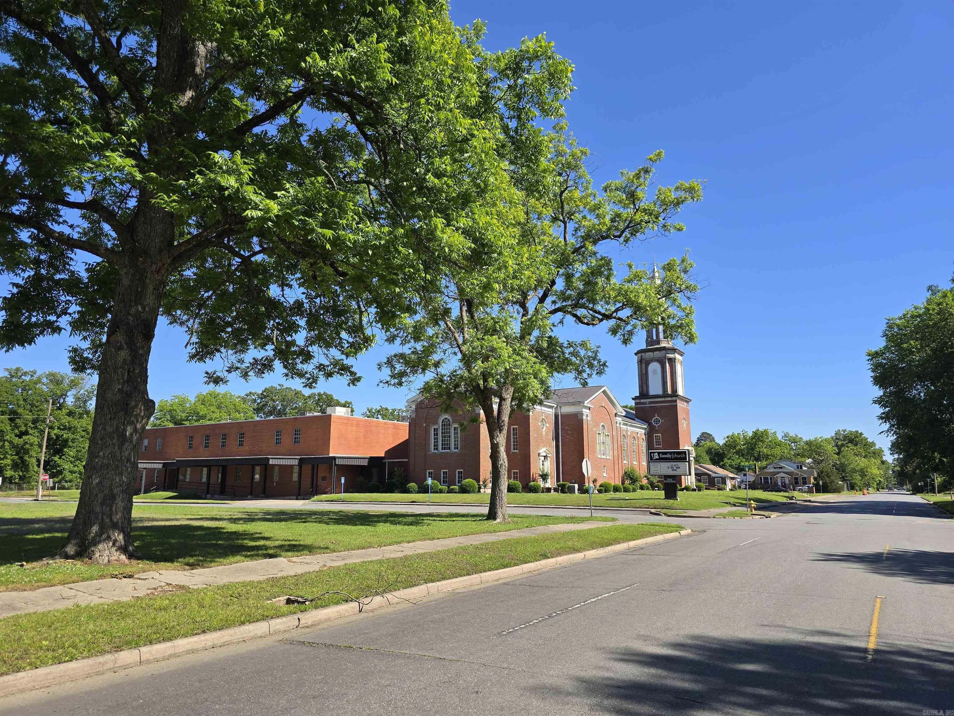 2309 S Poplar  Pine Bluff, AR