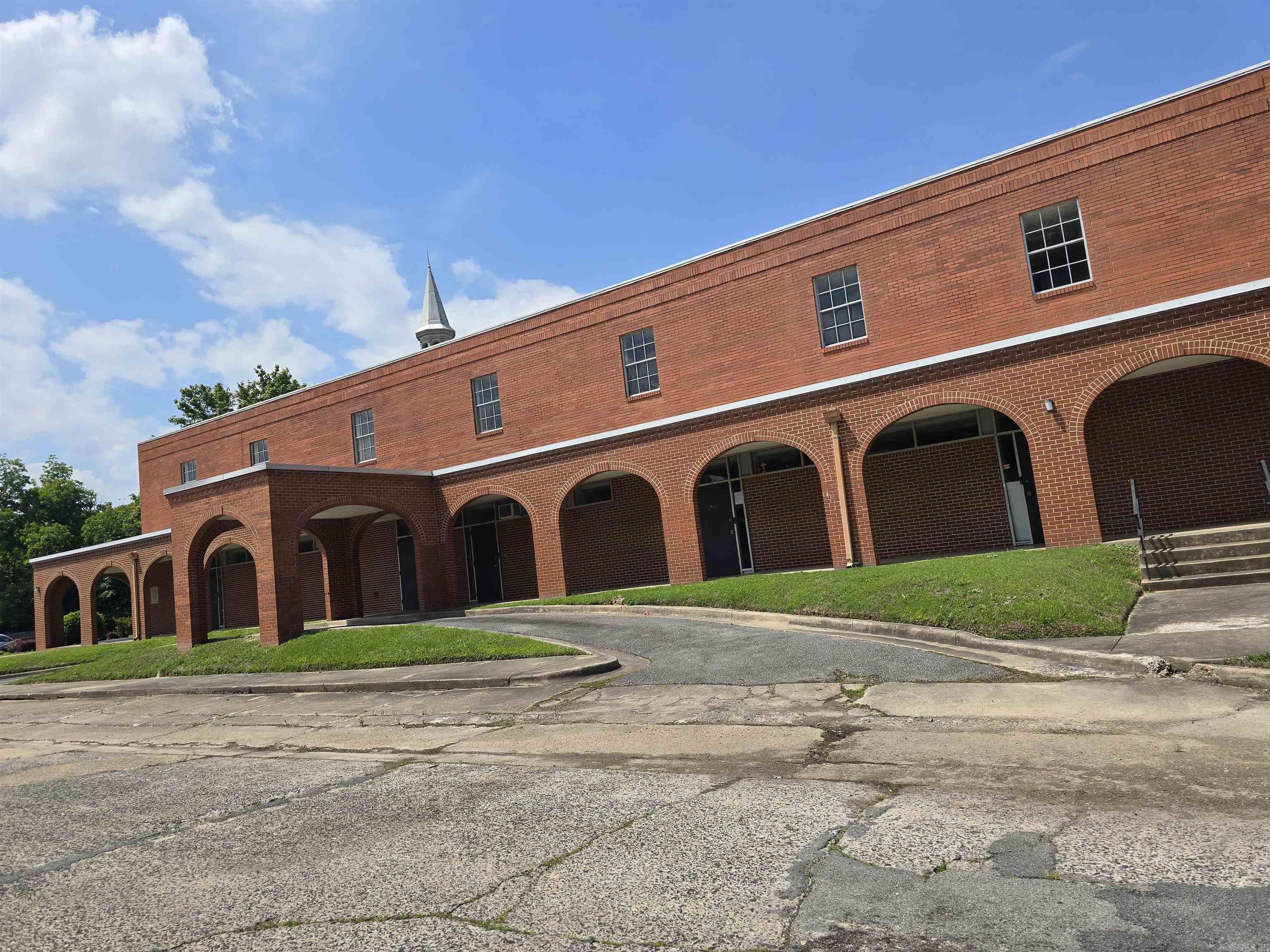 2309 S Poplar  Pine Bluff, AR