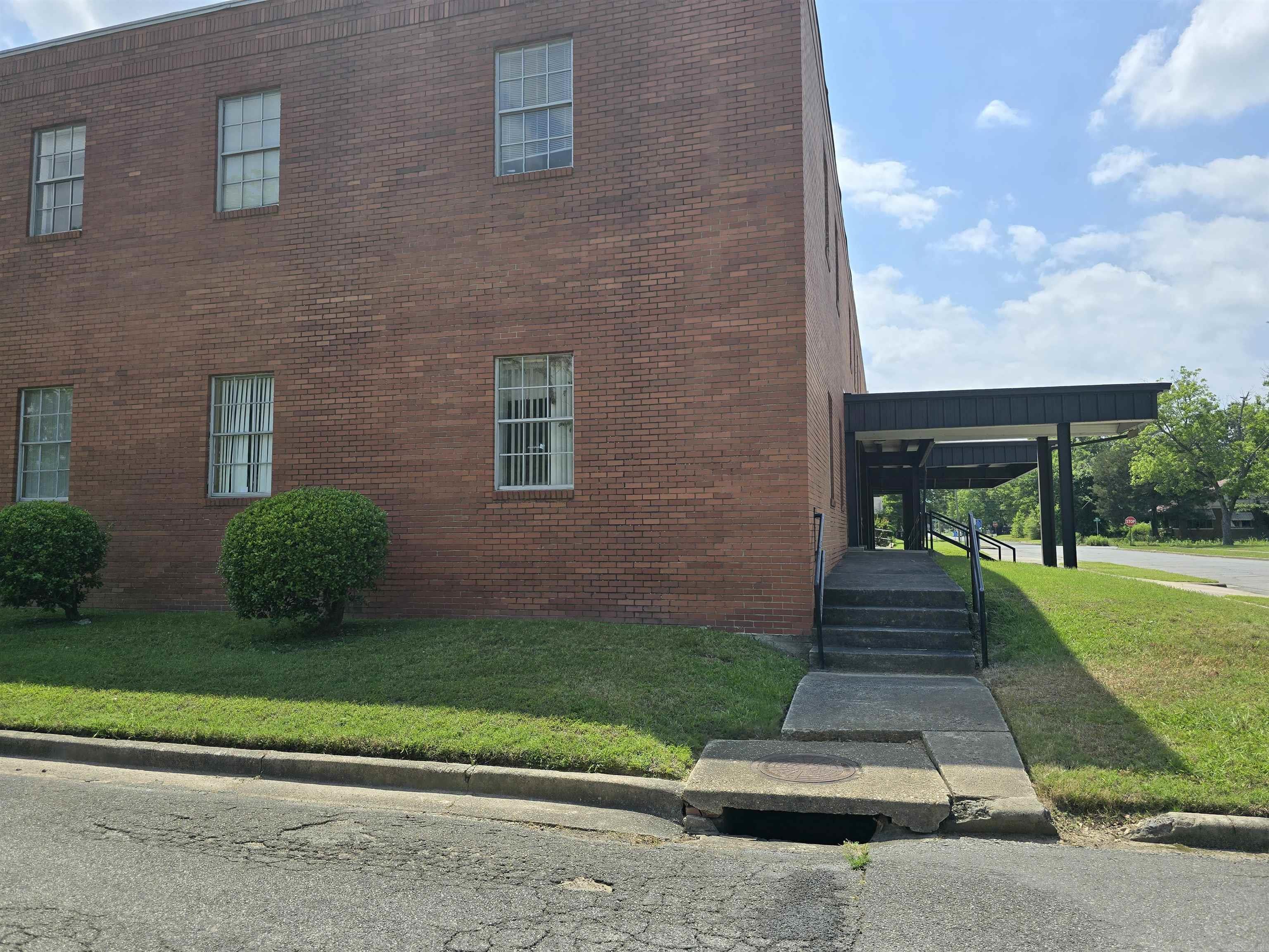 2309 S Poplar  Pine Bluff, AR