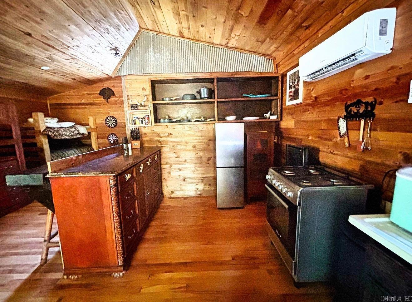 3325 Batesville  Batesville, AR