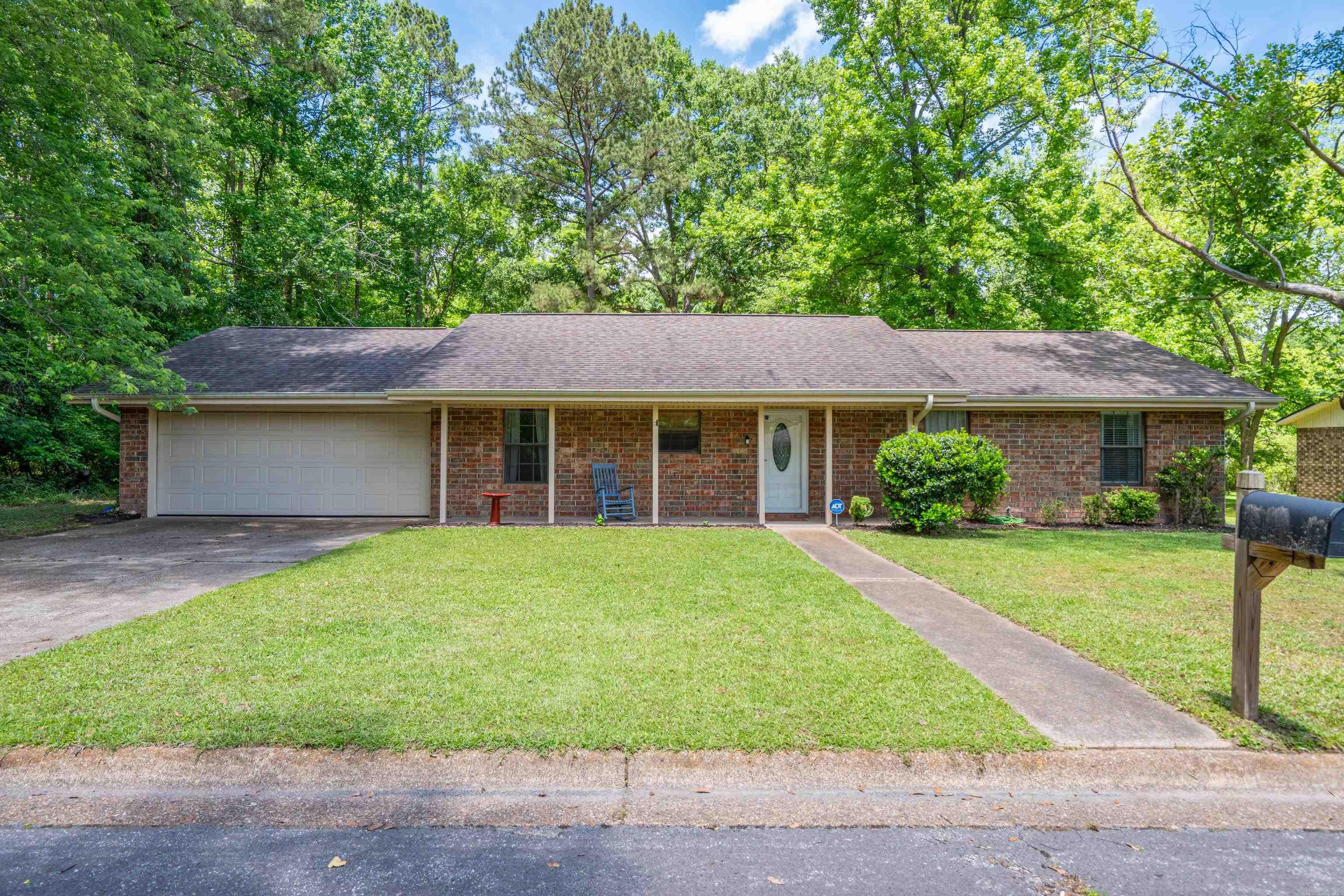 1708 Creekwood  Arkadelphia, AR