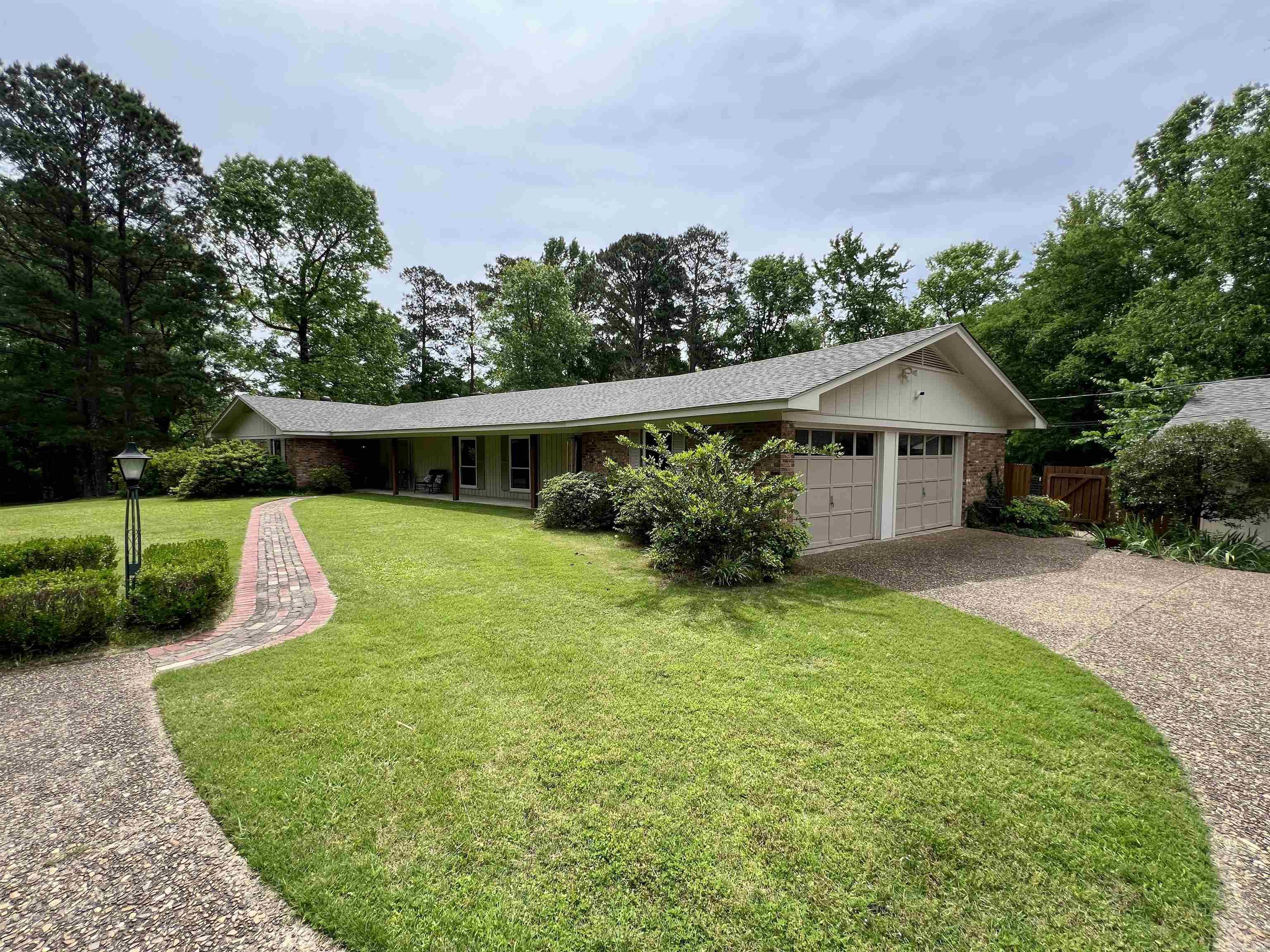 2901 Country Club  Arkadelphia, AR