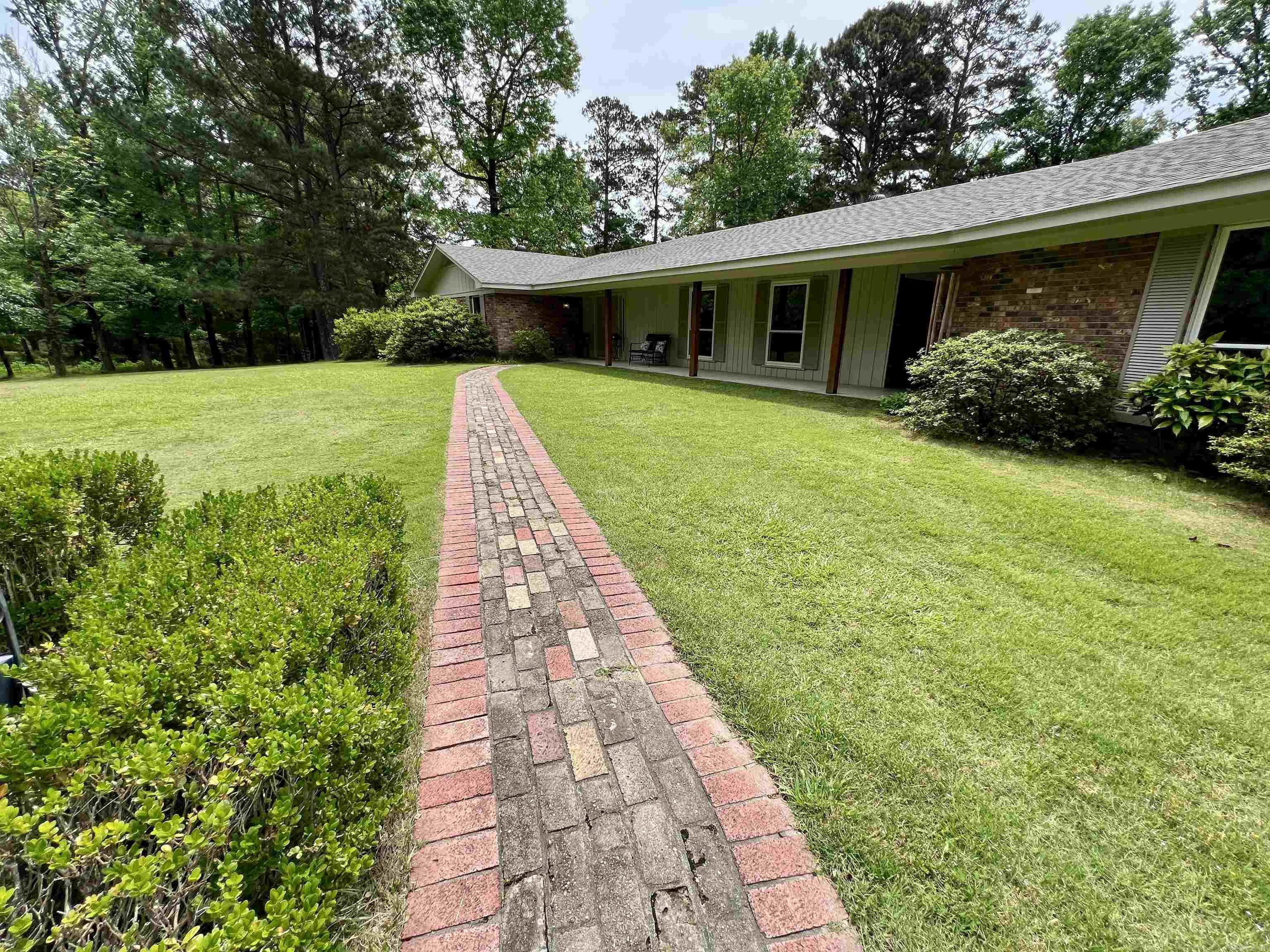 2901 Country Club  Arkadelphia, AR