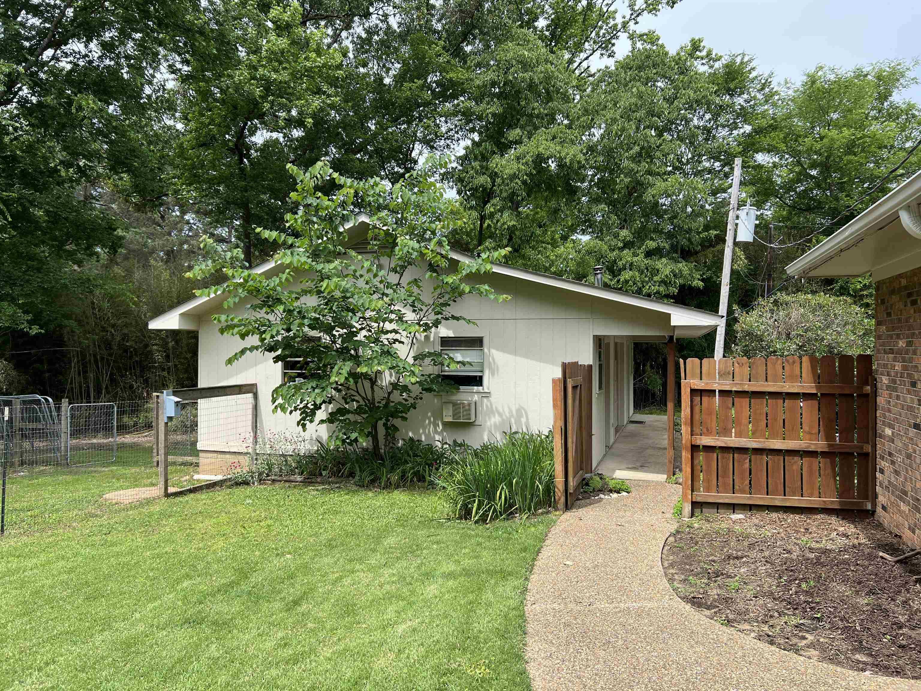 2901 Country Club  Arkadelphia, AR