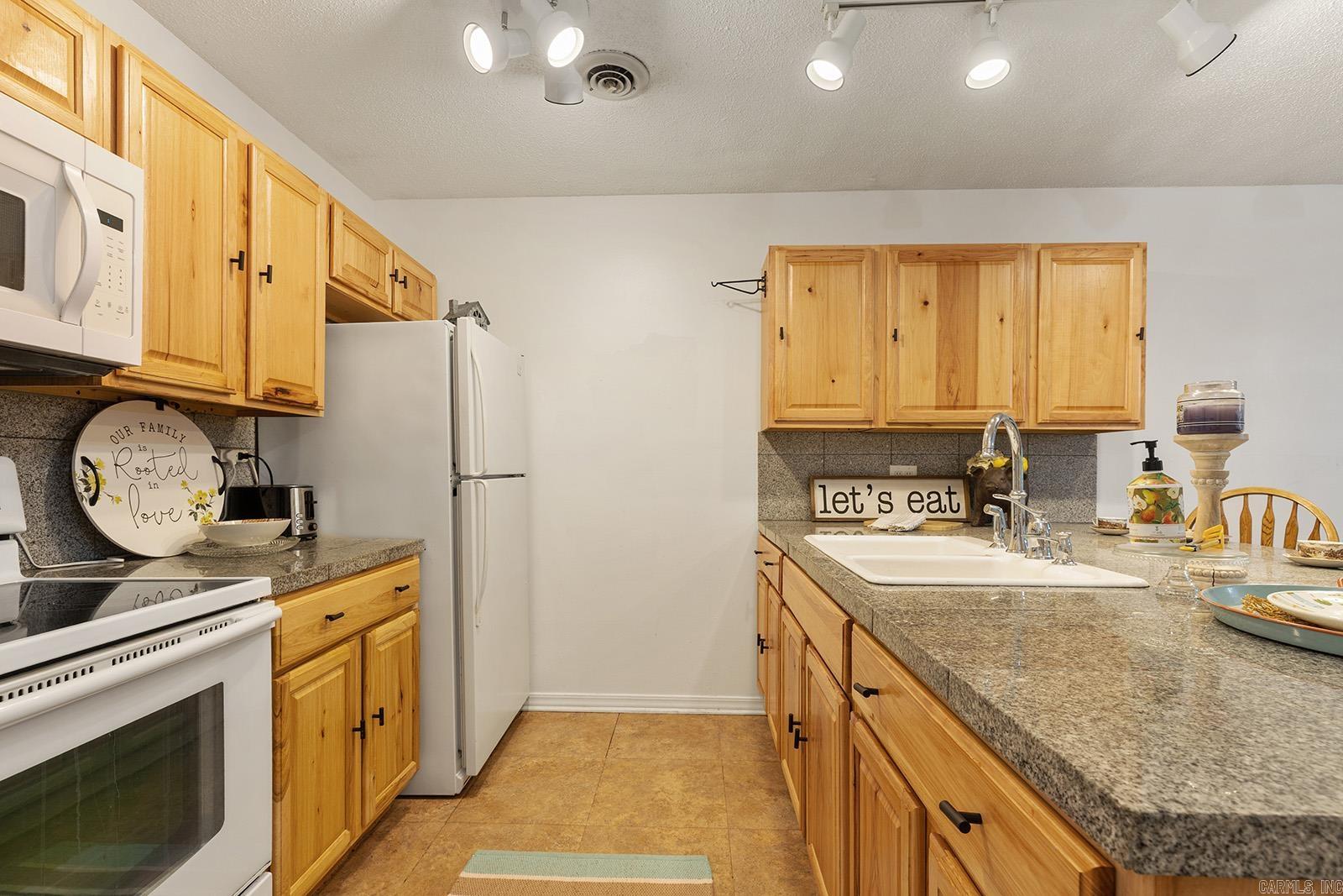 135 Hillview  Fairfield Bay, AR