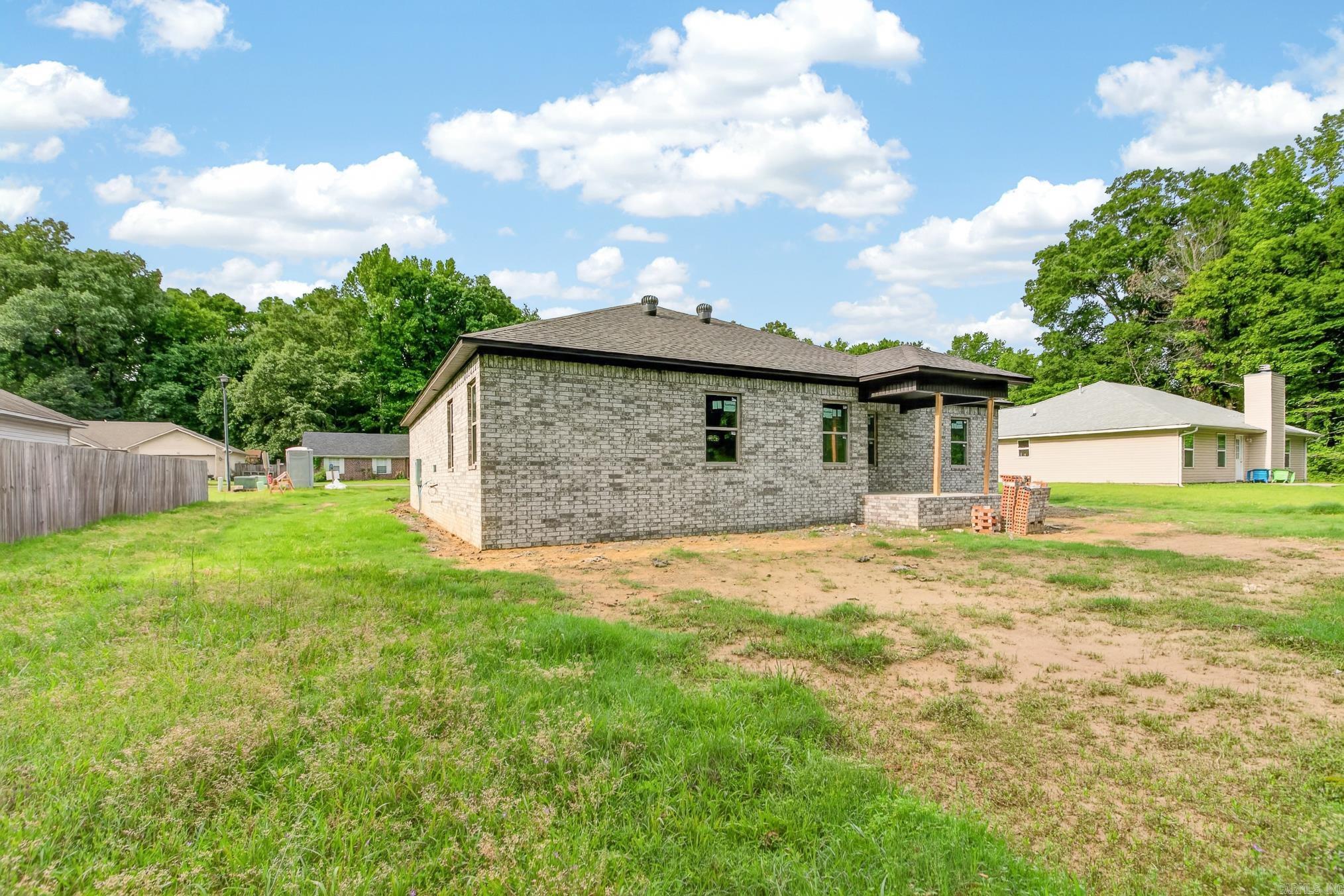 38 Shamsie  Ward, AR