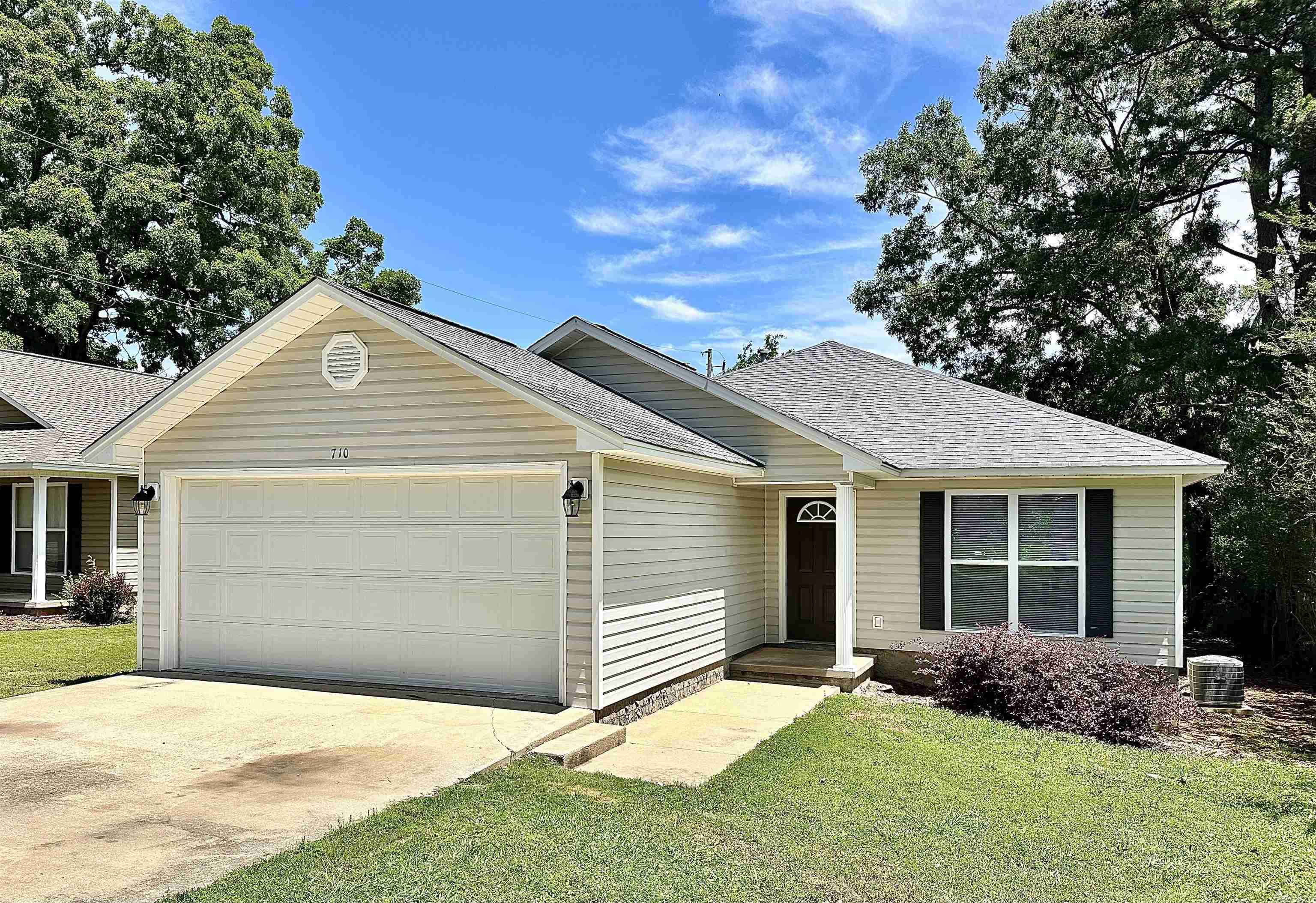 710 N Main  Sheridan, AR