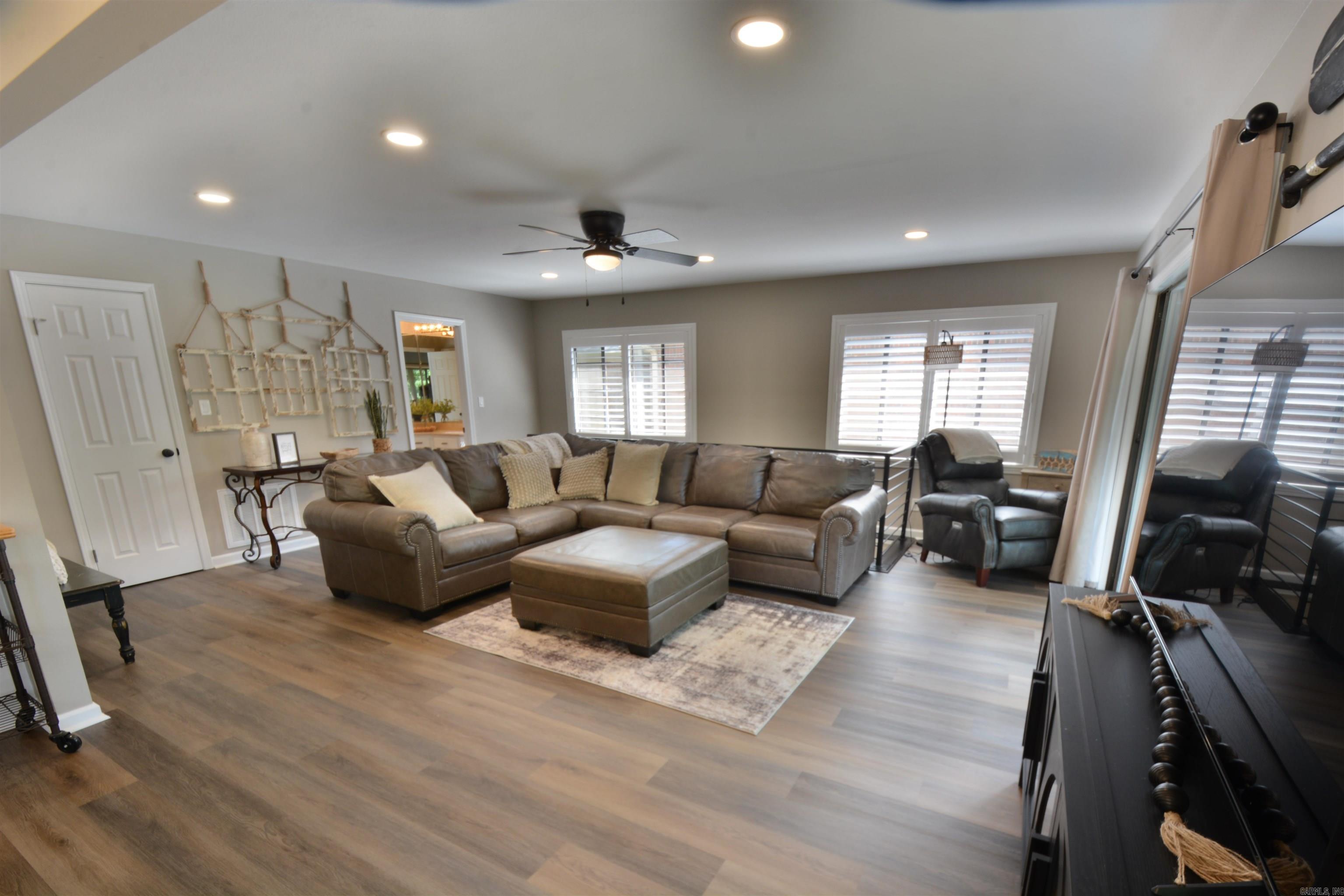 210 EDGEWATER 208 EDGEWATER CIRCLE Hot Springs, AR