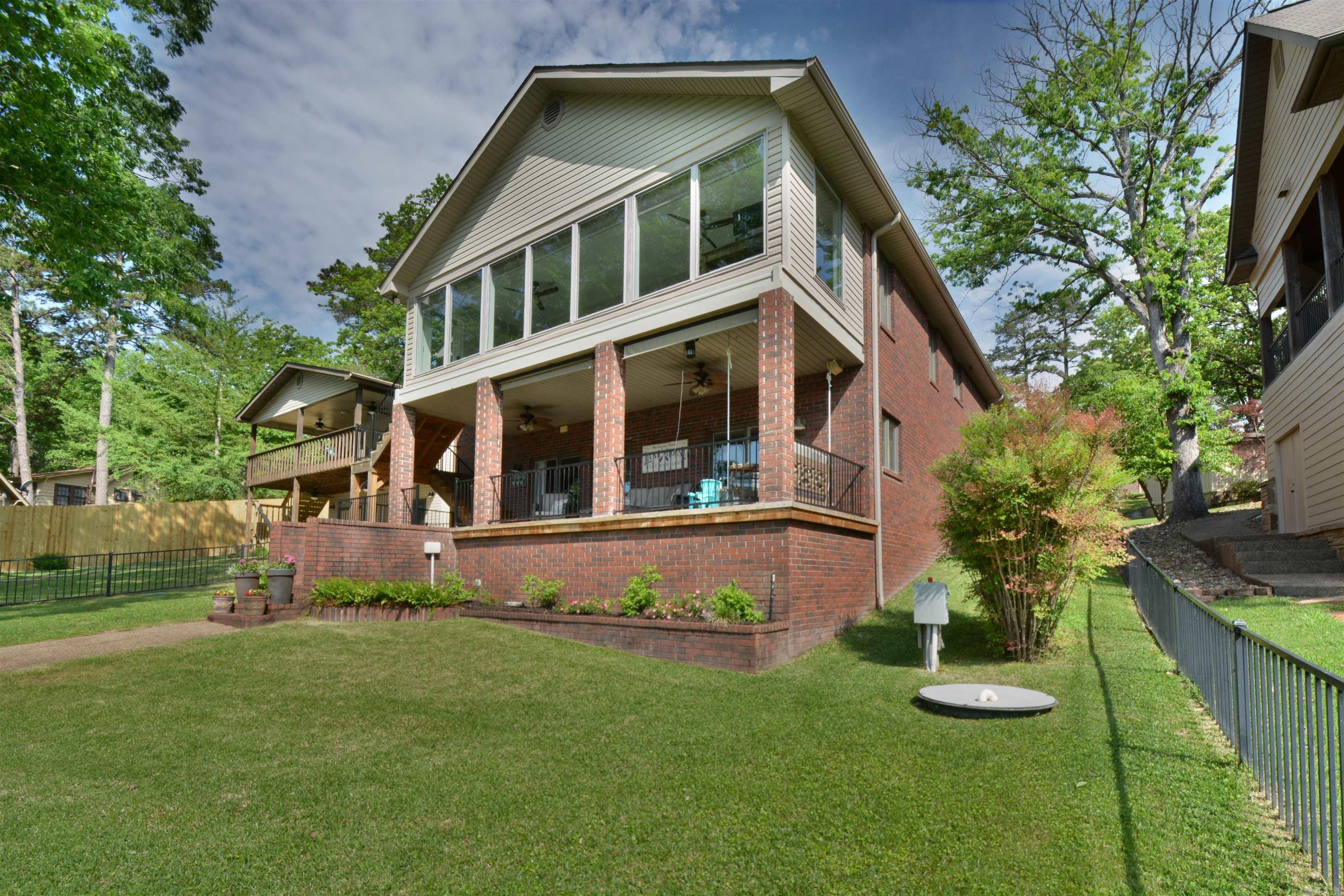 210 EDGEWATER 208 EDGEWATER CIRCLE Hot Springs, AR