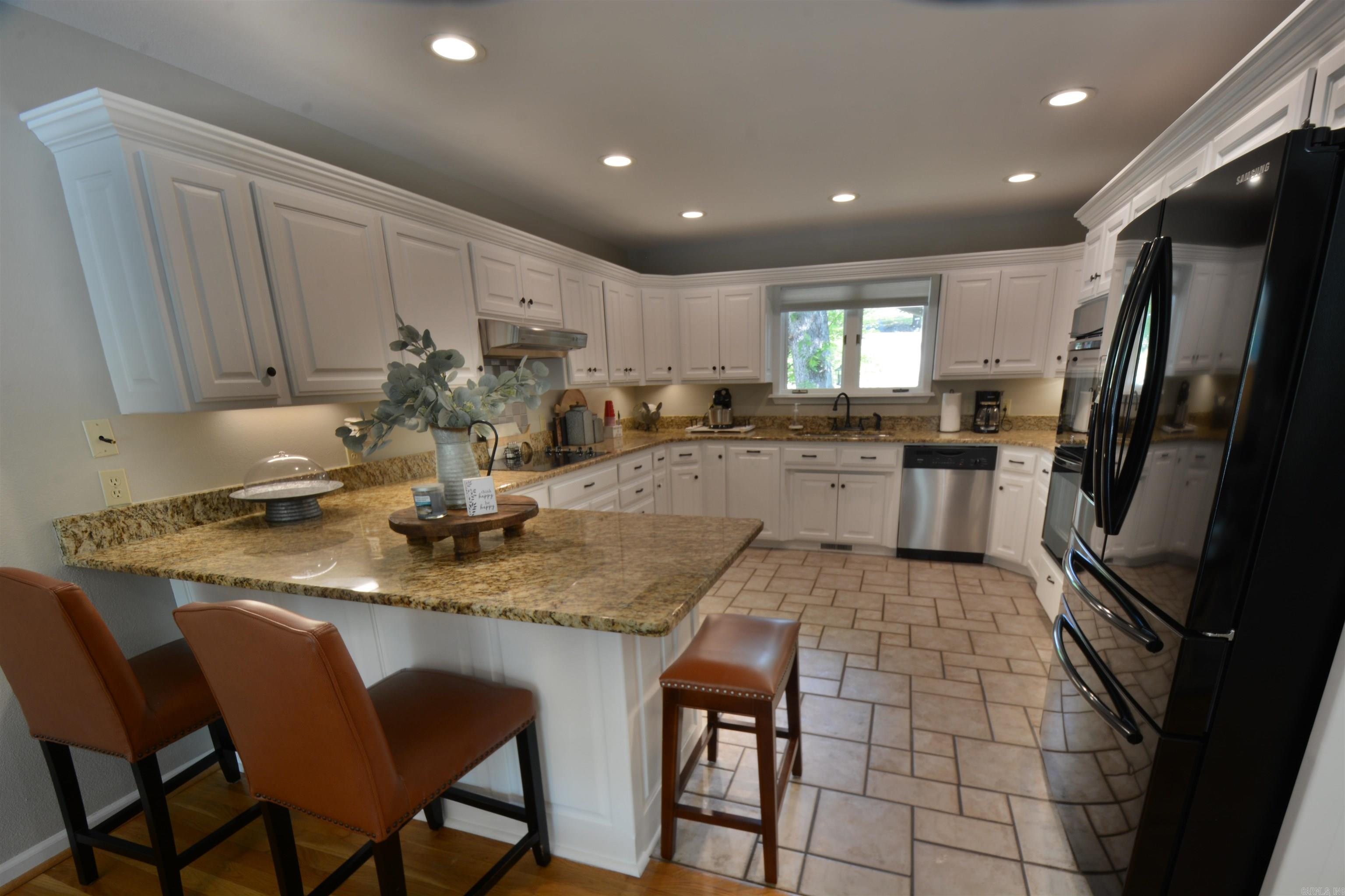 210 EDGEWATER 208 EDGEWATER CIRCLE Hot Springs, AR