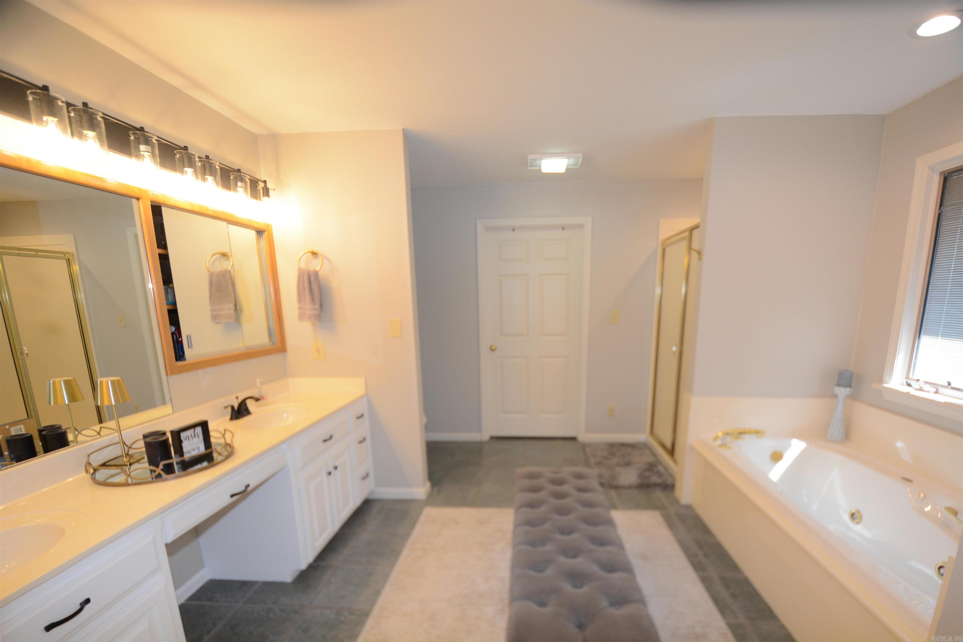 210 EDGEWATER 208 EDGEWATER CIRCLE Hot Springs, AR