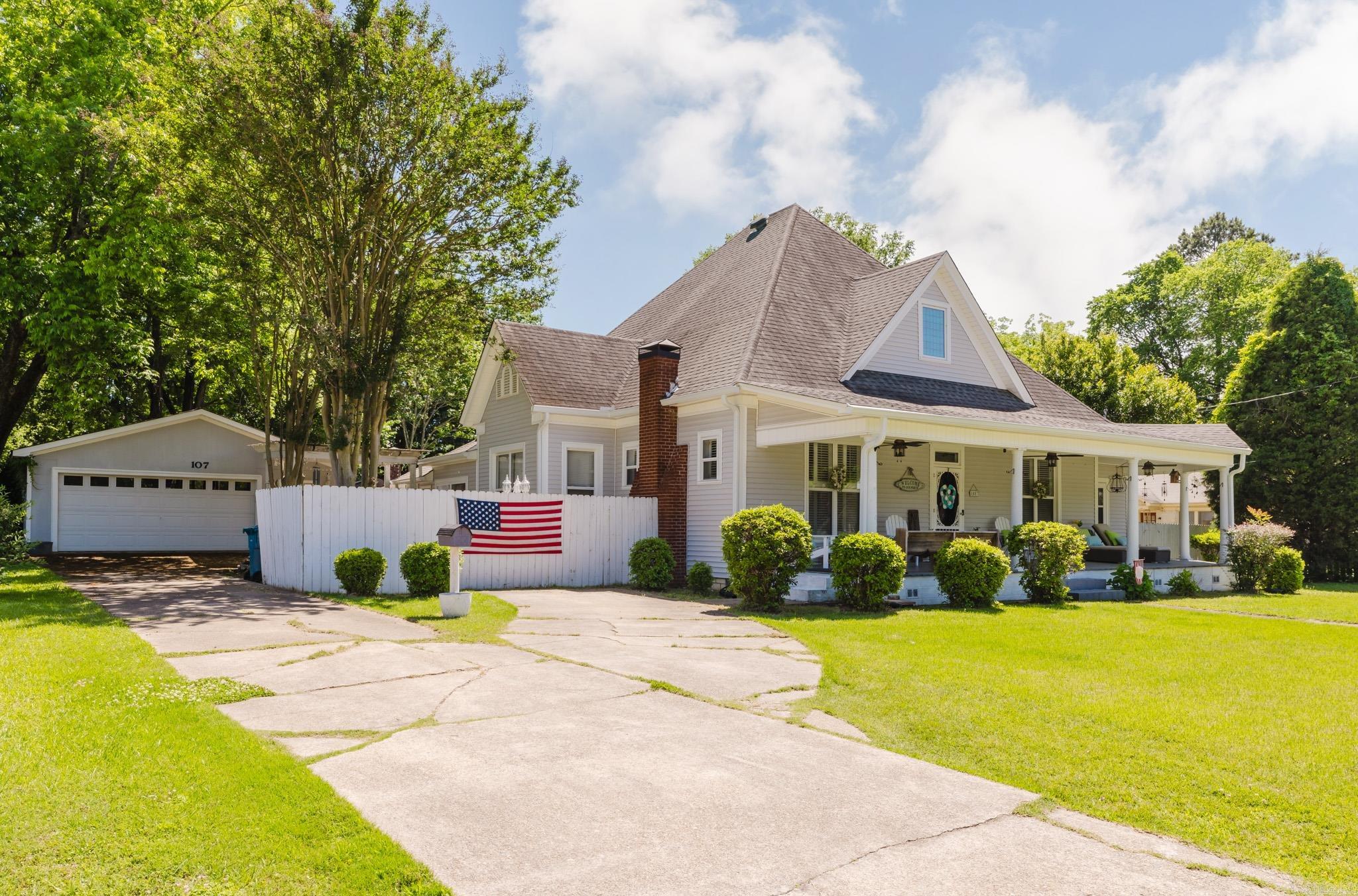 107 E Sullenberger  Malvern, AR
