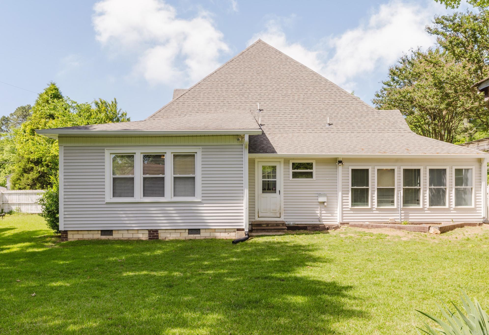 107 E Sullenberger  Malvern, AR