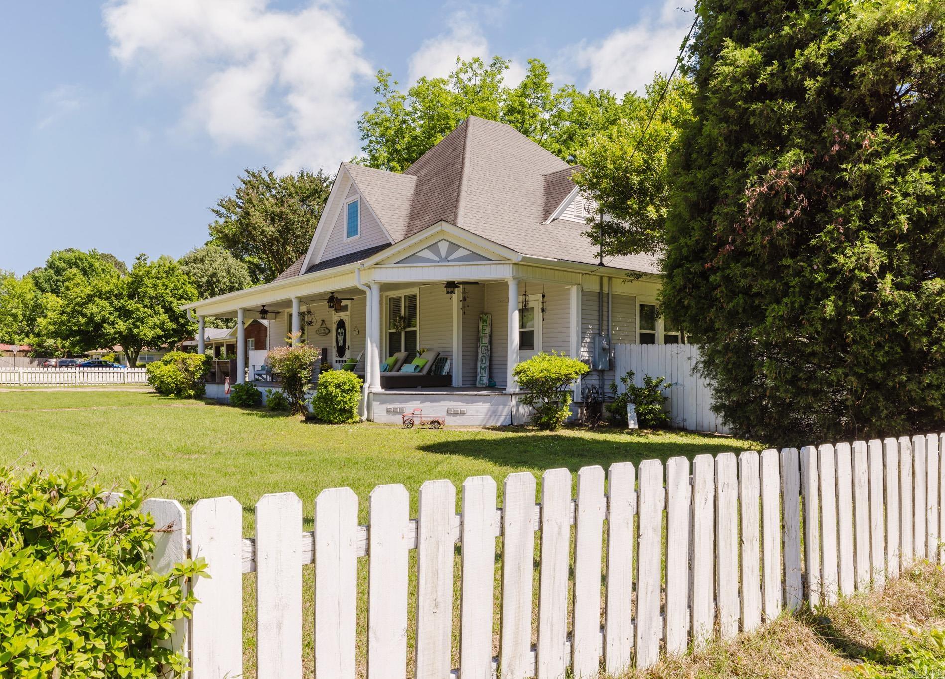 107 E Sullenberger  Malvern, AR