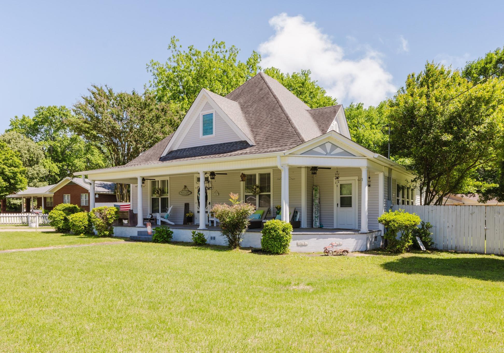 107 E Sullenberger  Malvern, AR